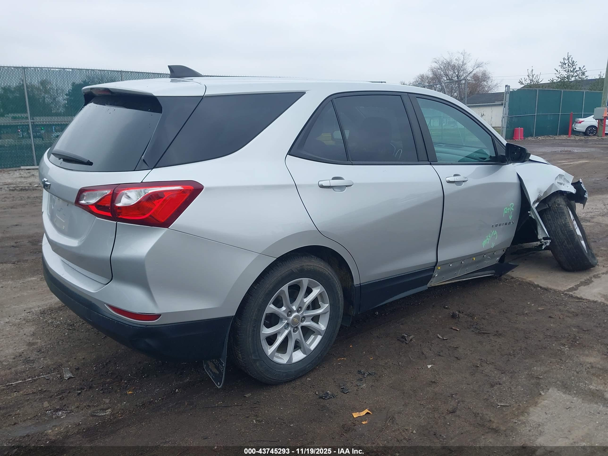 CHEVROLET EQUINOX image 4