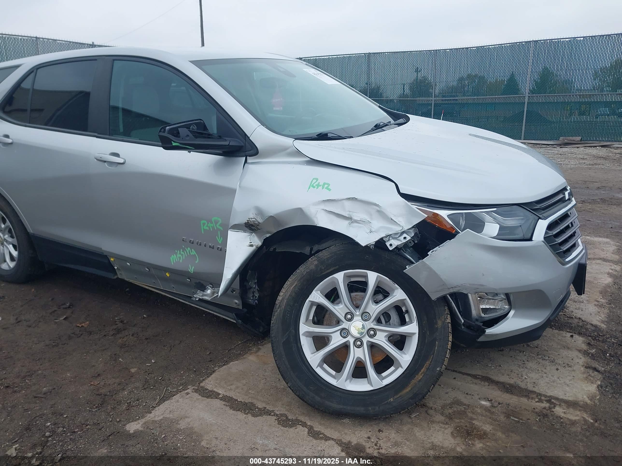 CHEVROLET EQUINOX image 6