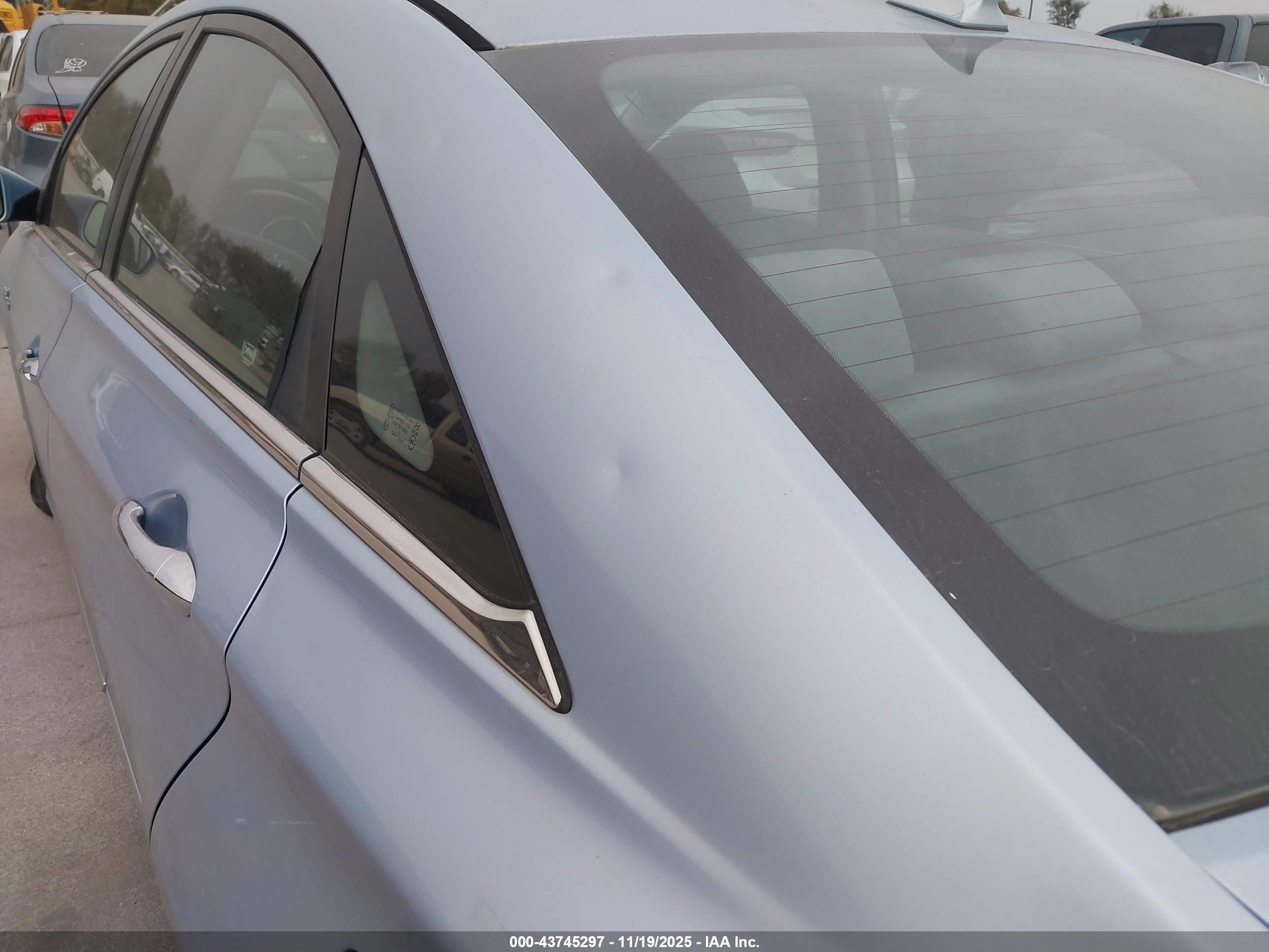HYUNDAI SONATA image 6