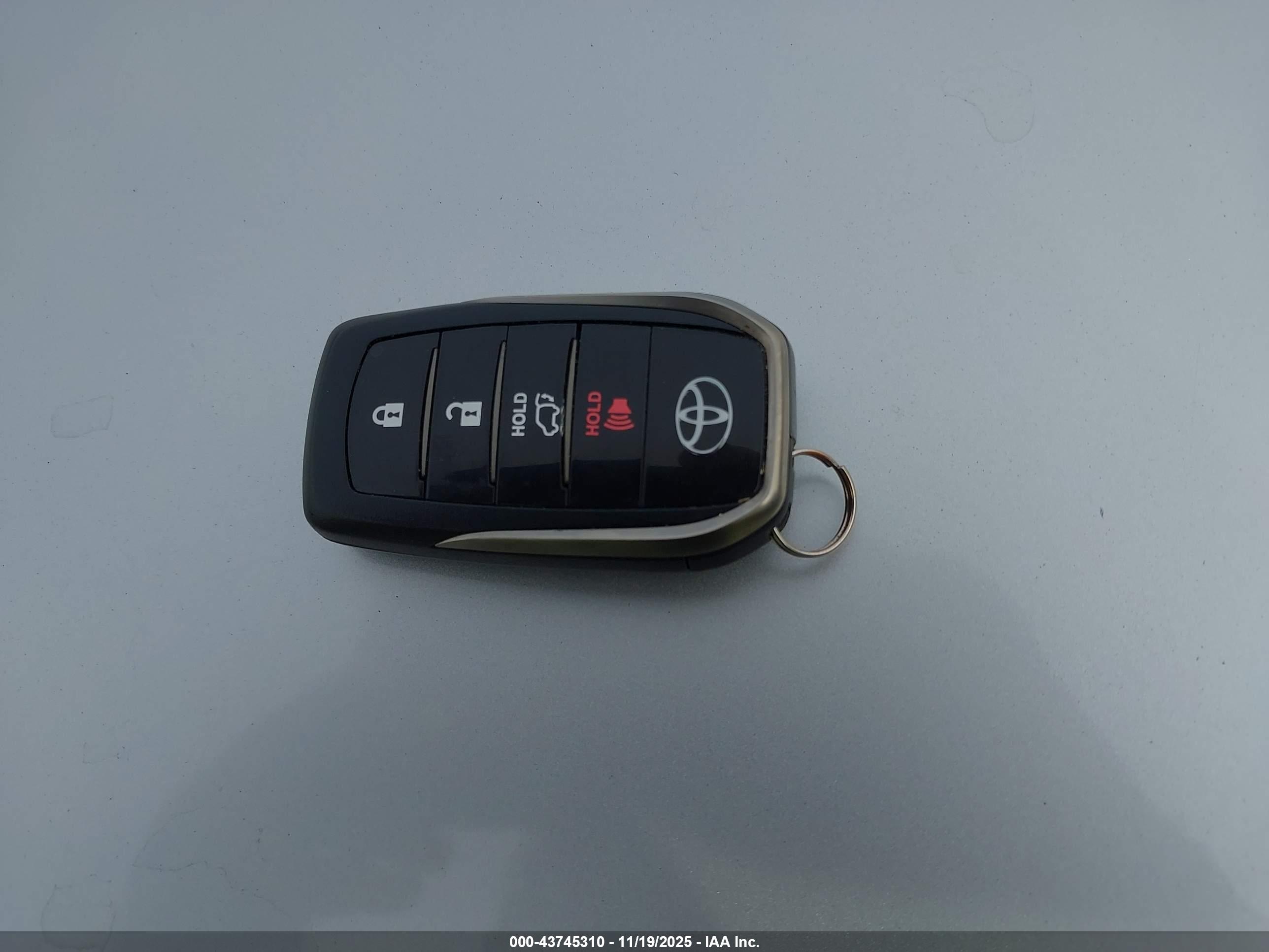 TOYOTA LAND image 11
