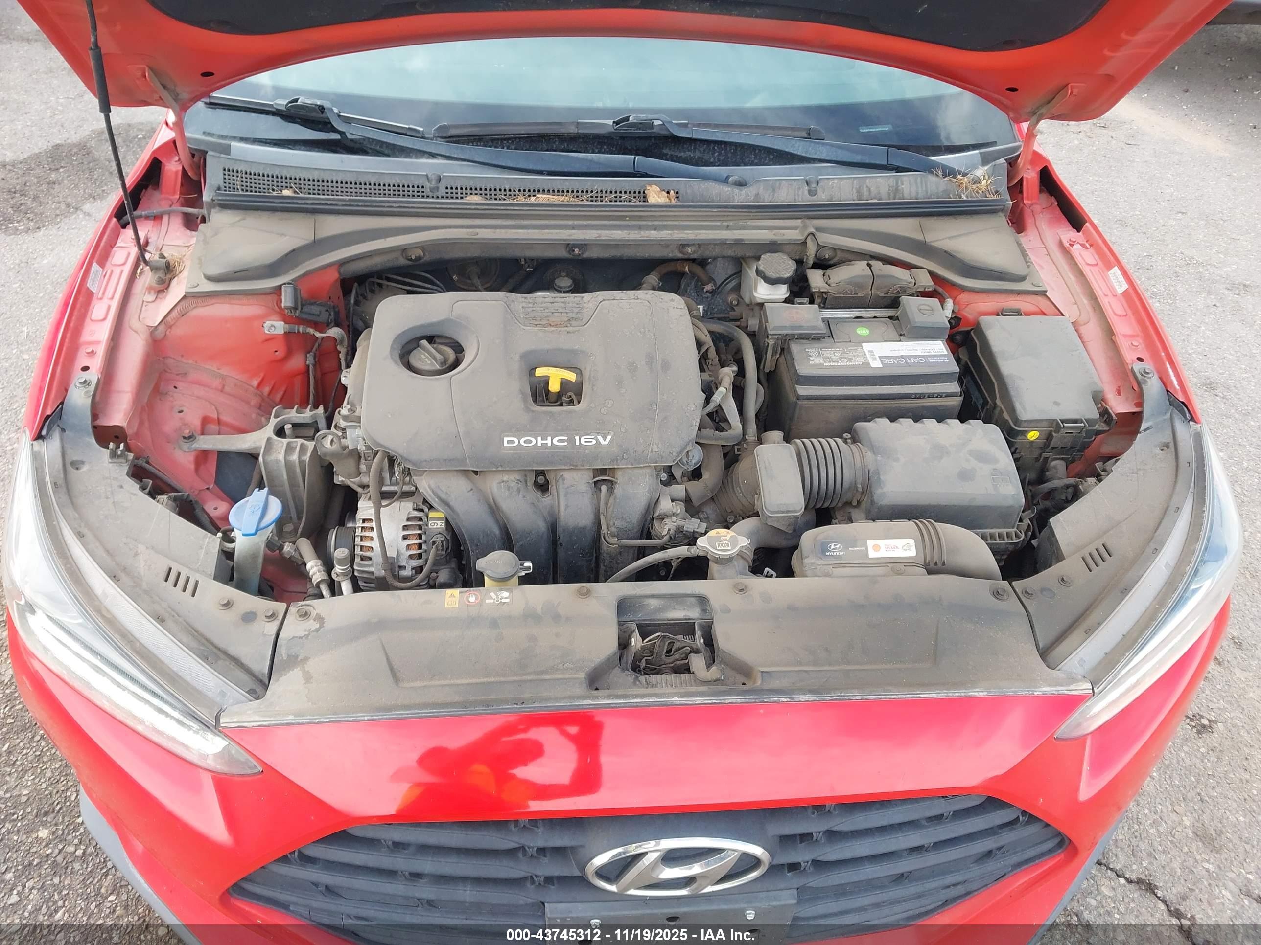 HYUNDAI VELOSTER image 10