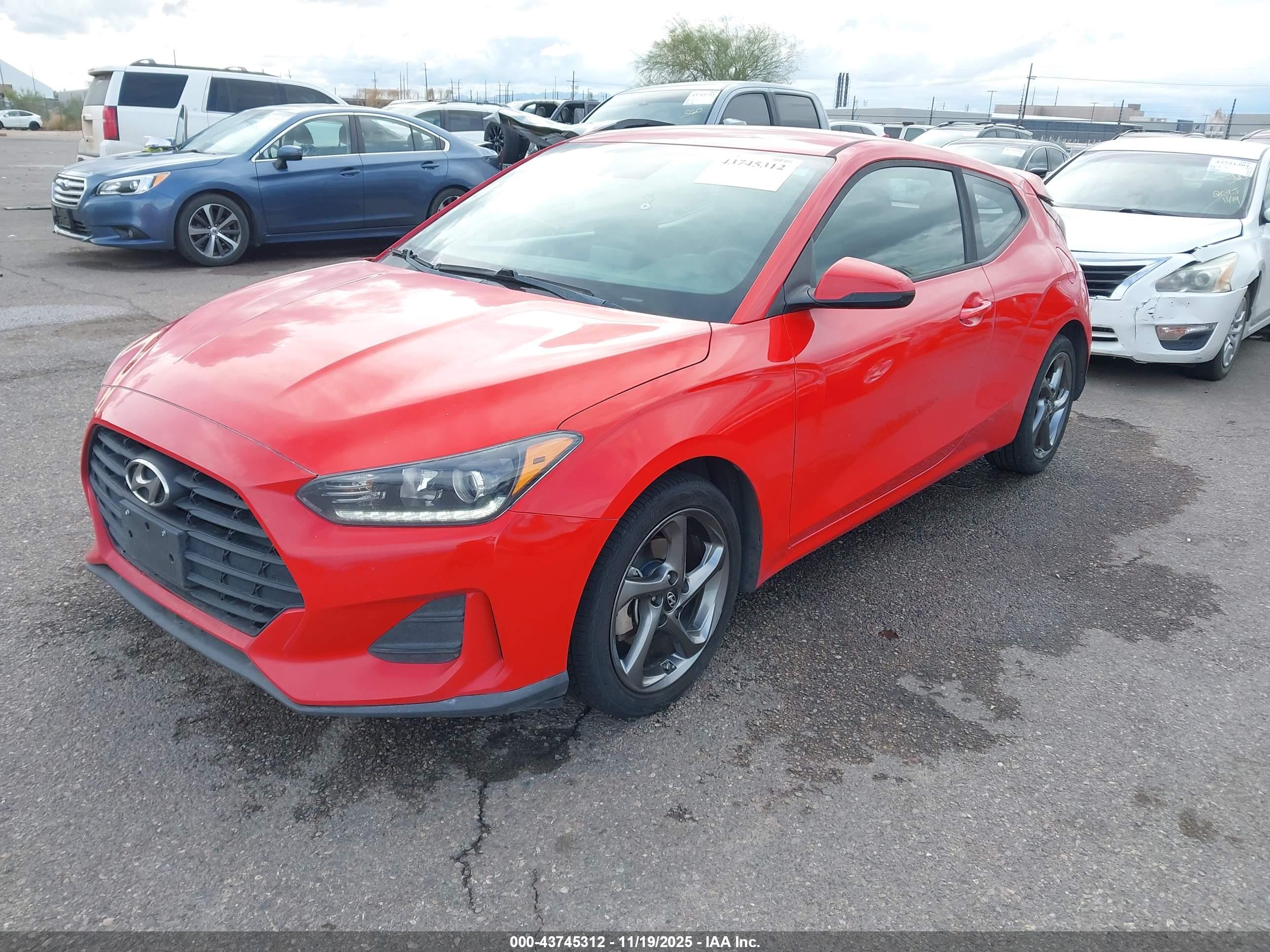 HYUNDAI VELOSTER image 2