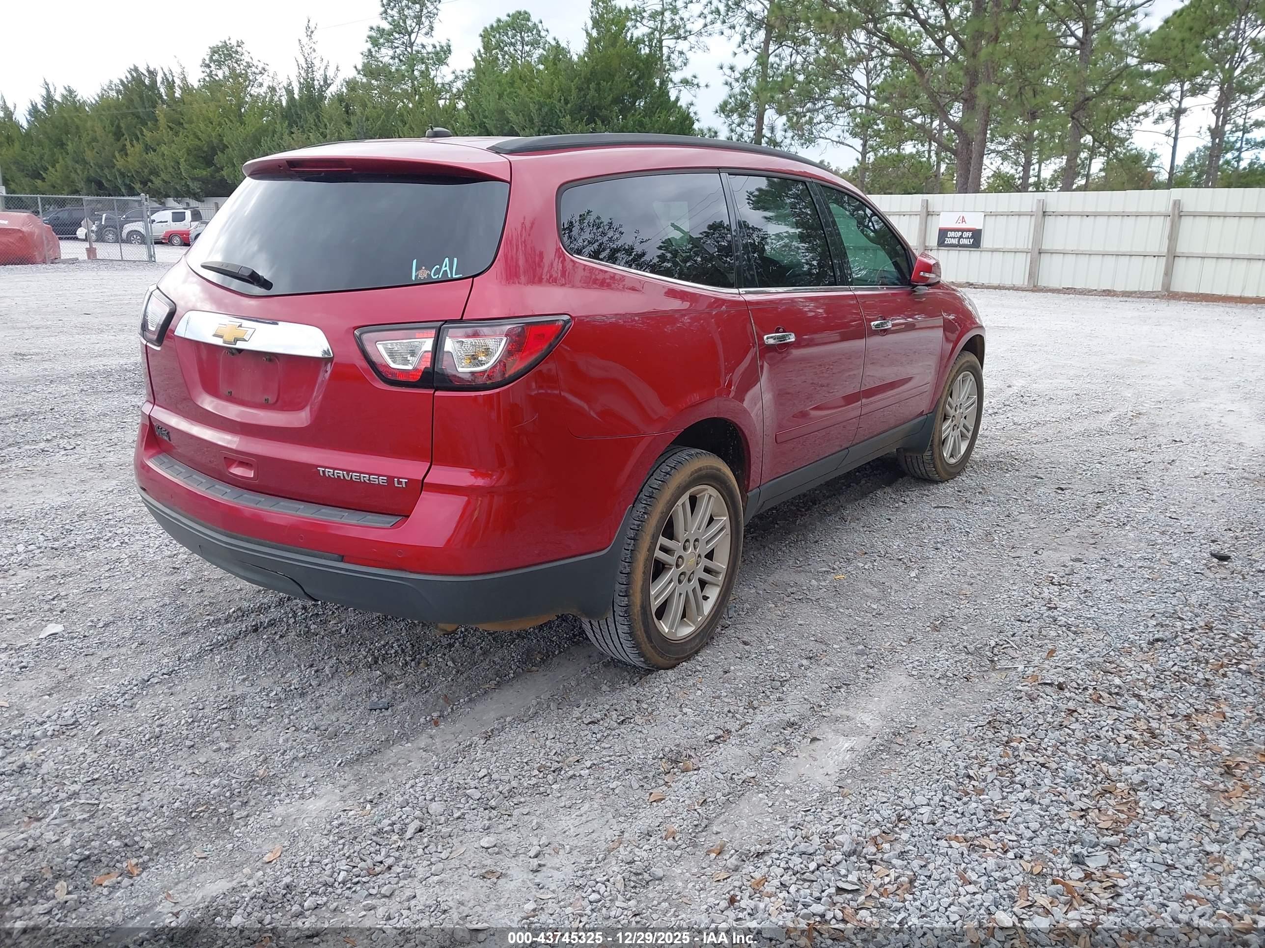 CHEVROLET TRAVERSE image 4