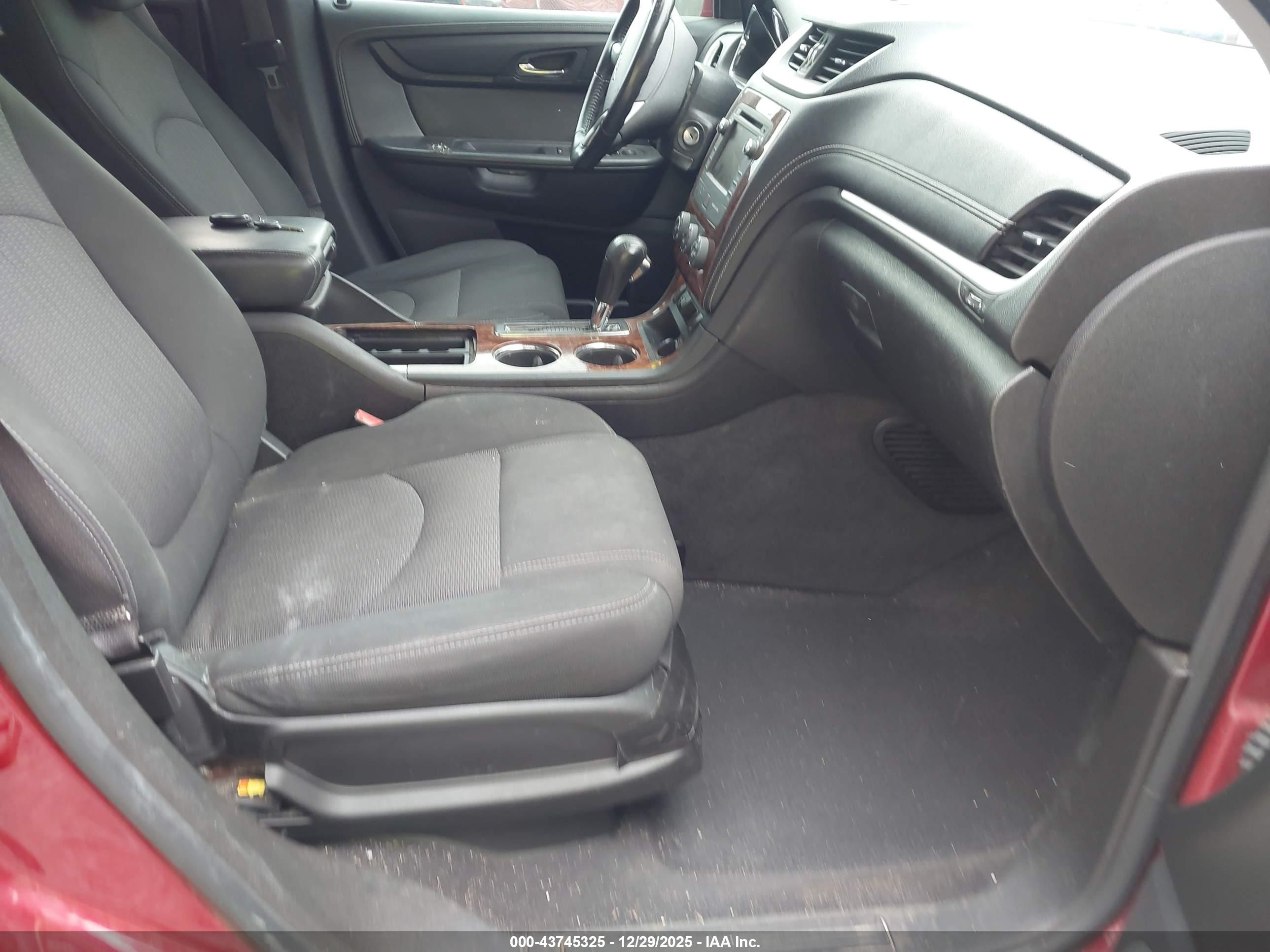 CHEVROLET TRAVERSE image 5