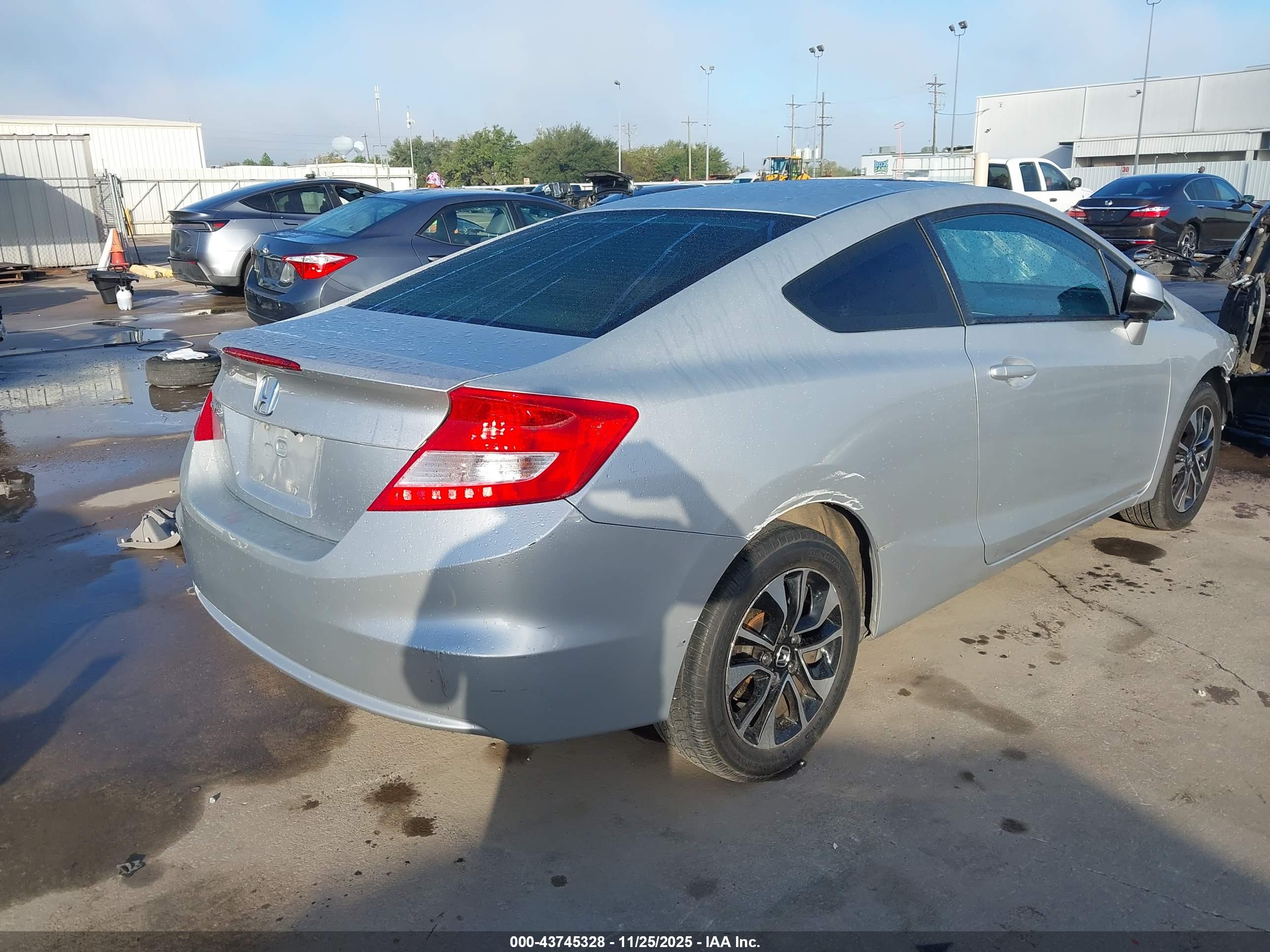 HONDA CIVIC image 4