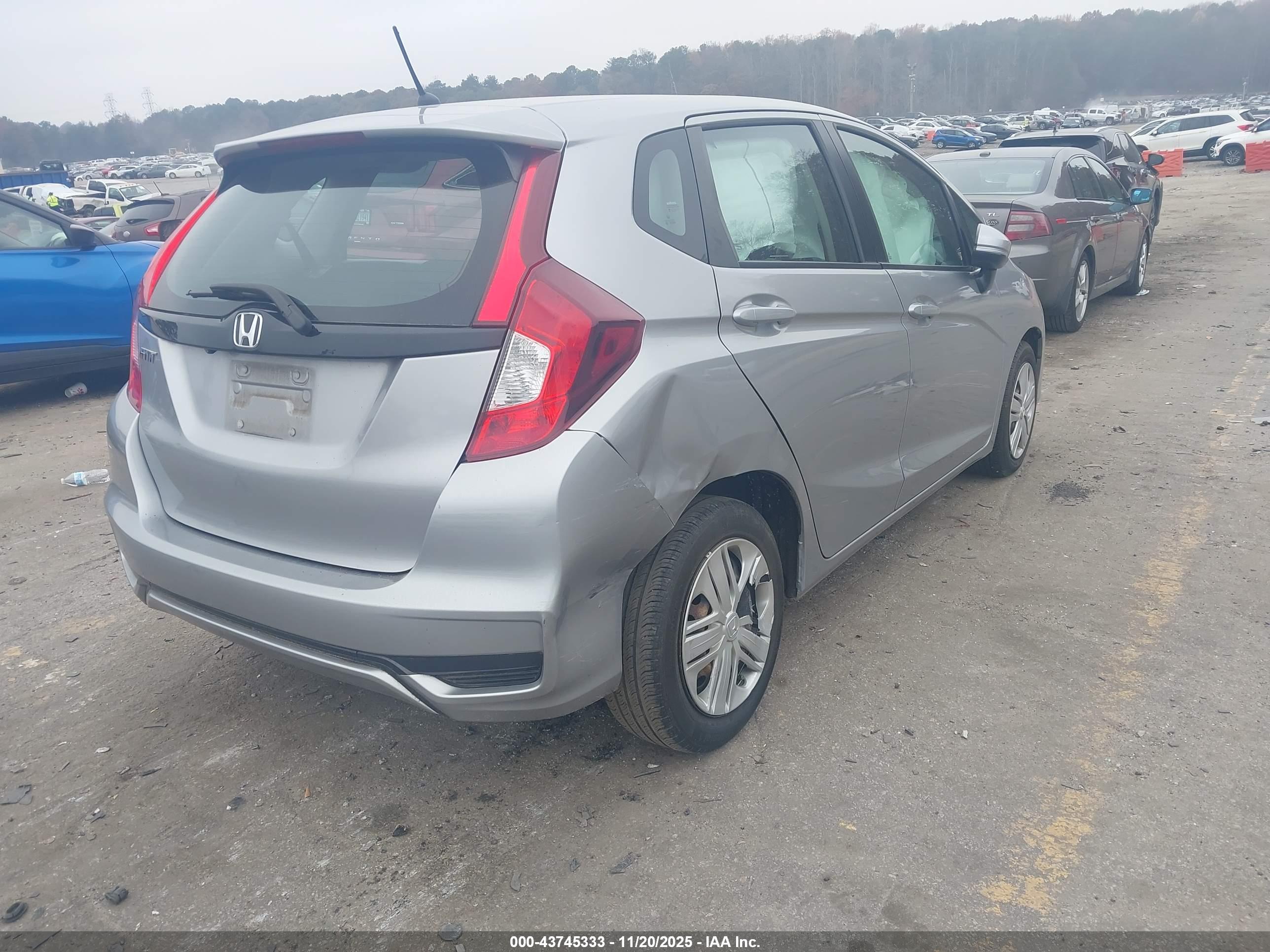 HONDA FIT image 4