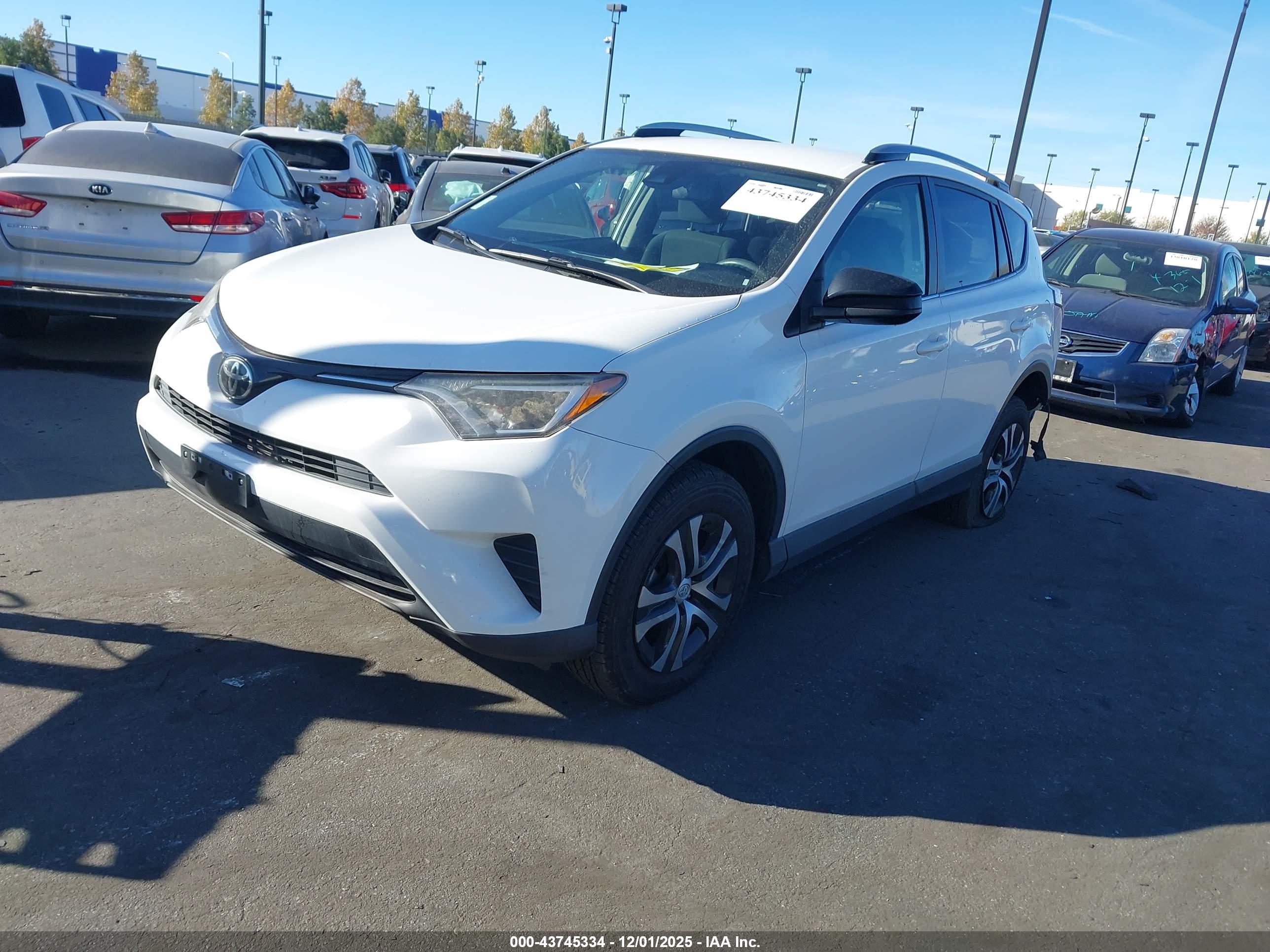 TOYOTA RAV4 image 2