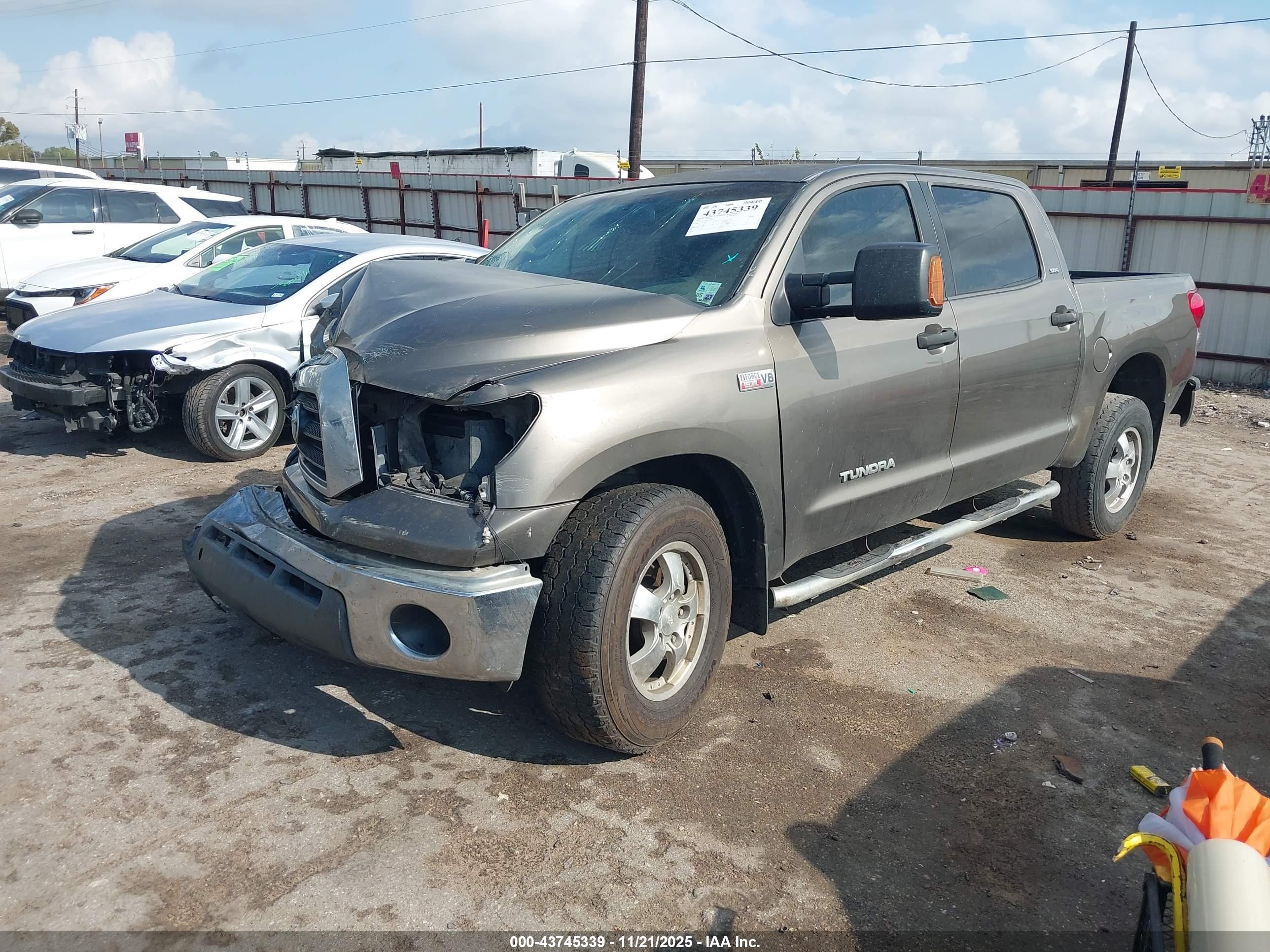 TOYOTA TUNDRA image 2