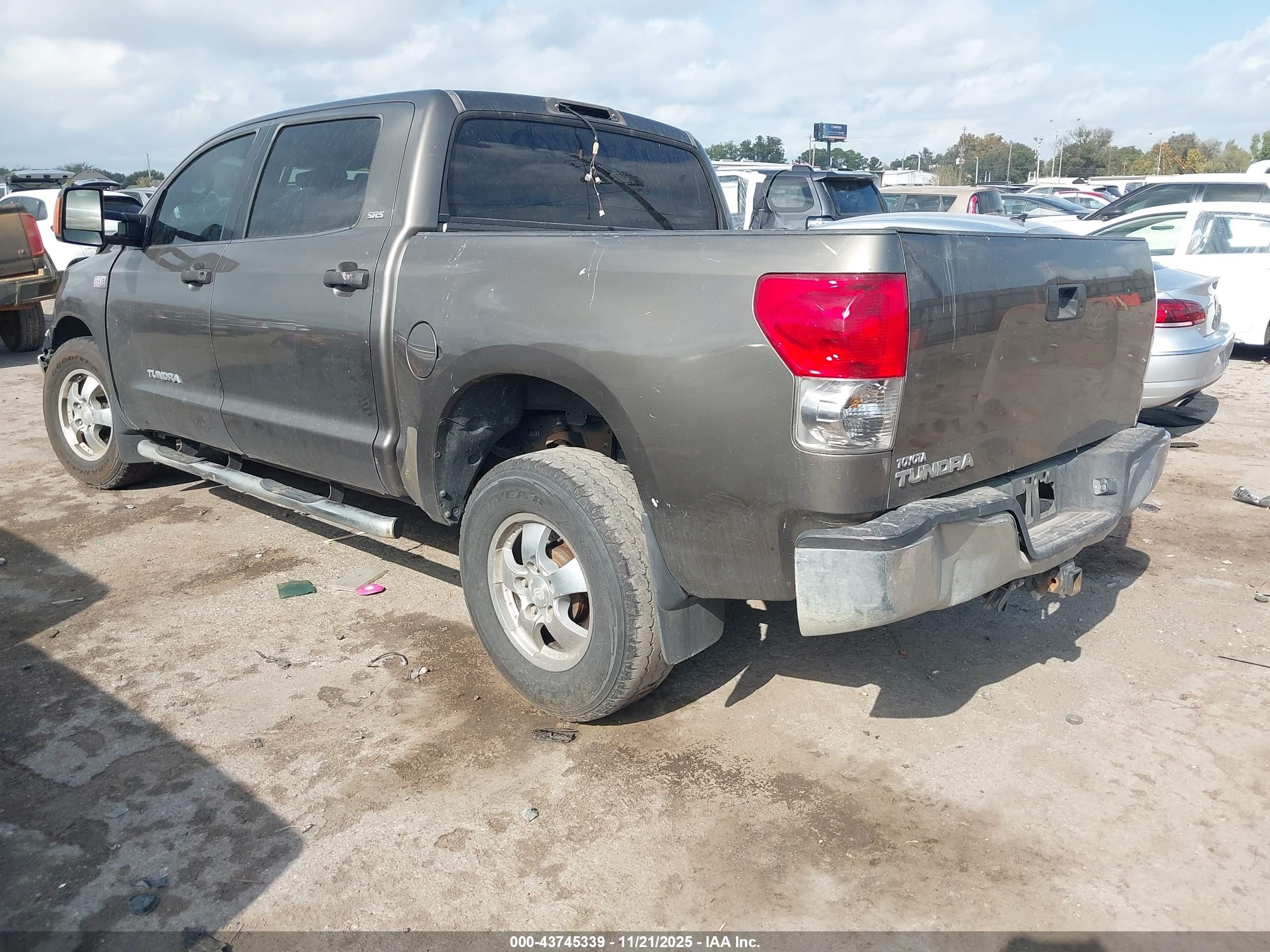 TOYOTA TUNDRA image 3