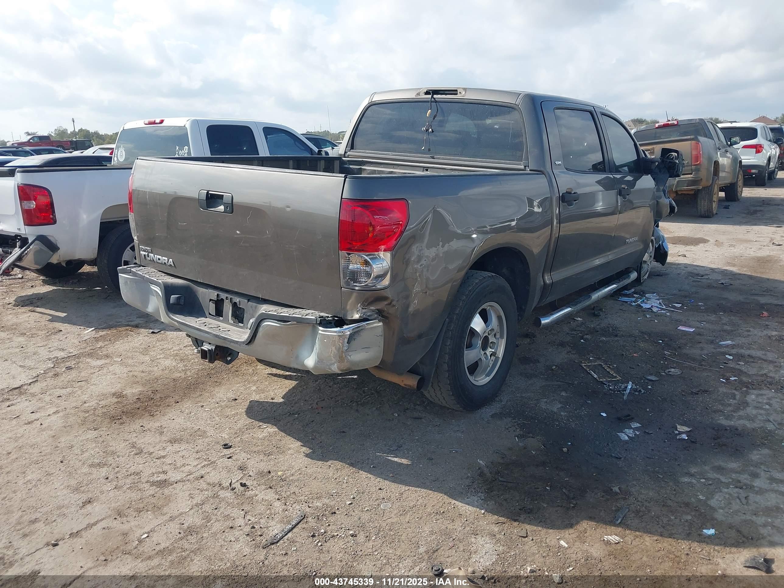 TOYOTA TUNDRA image 4