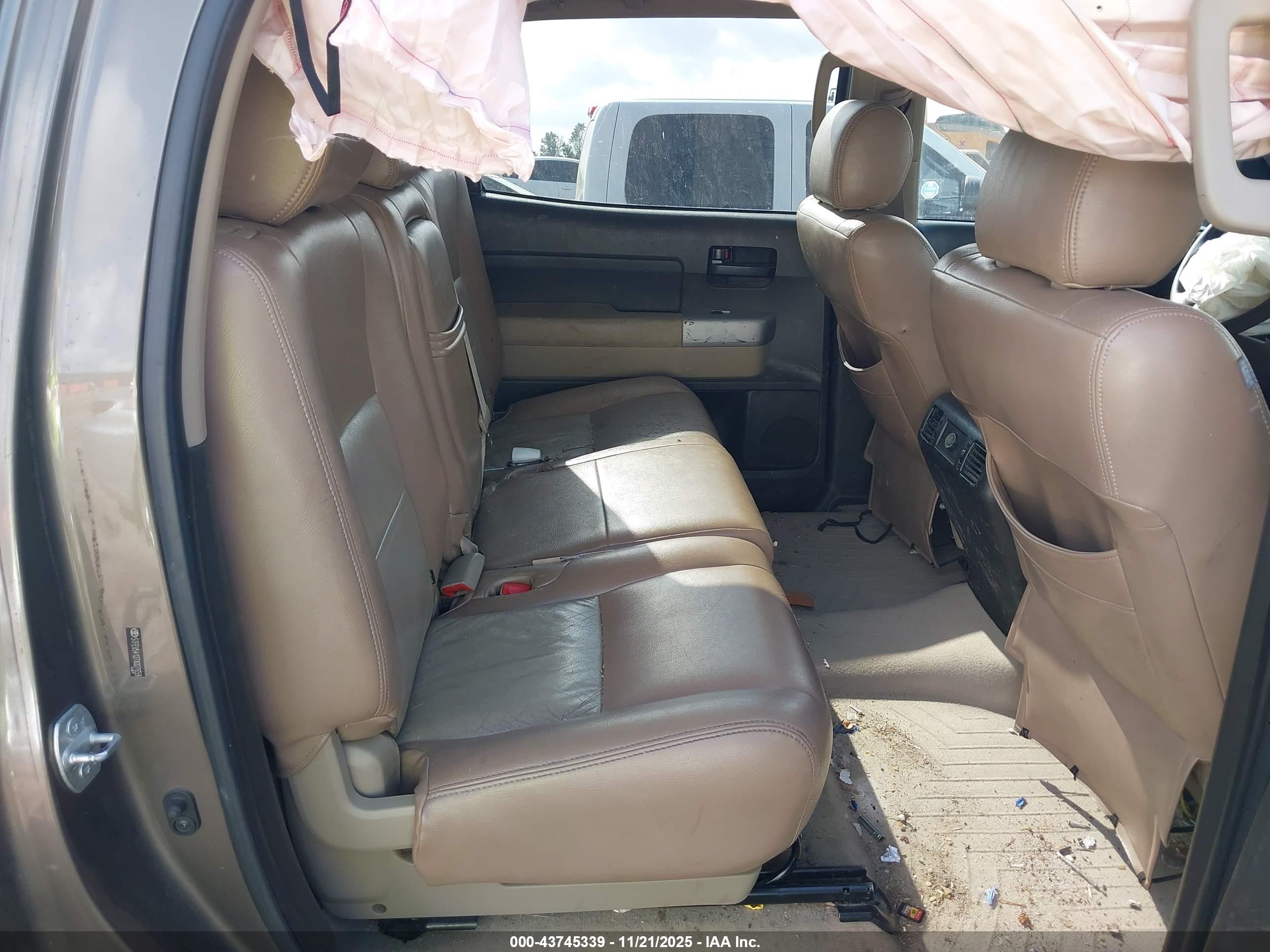 TOYOTA TUNDRA image 8