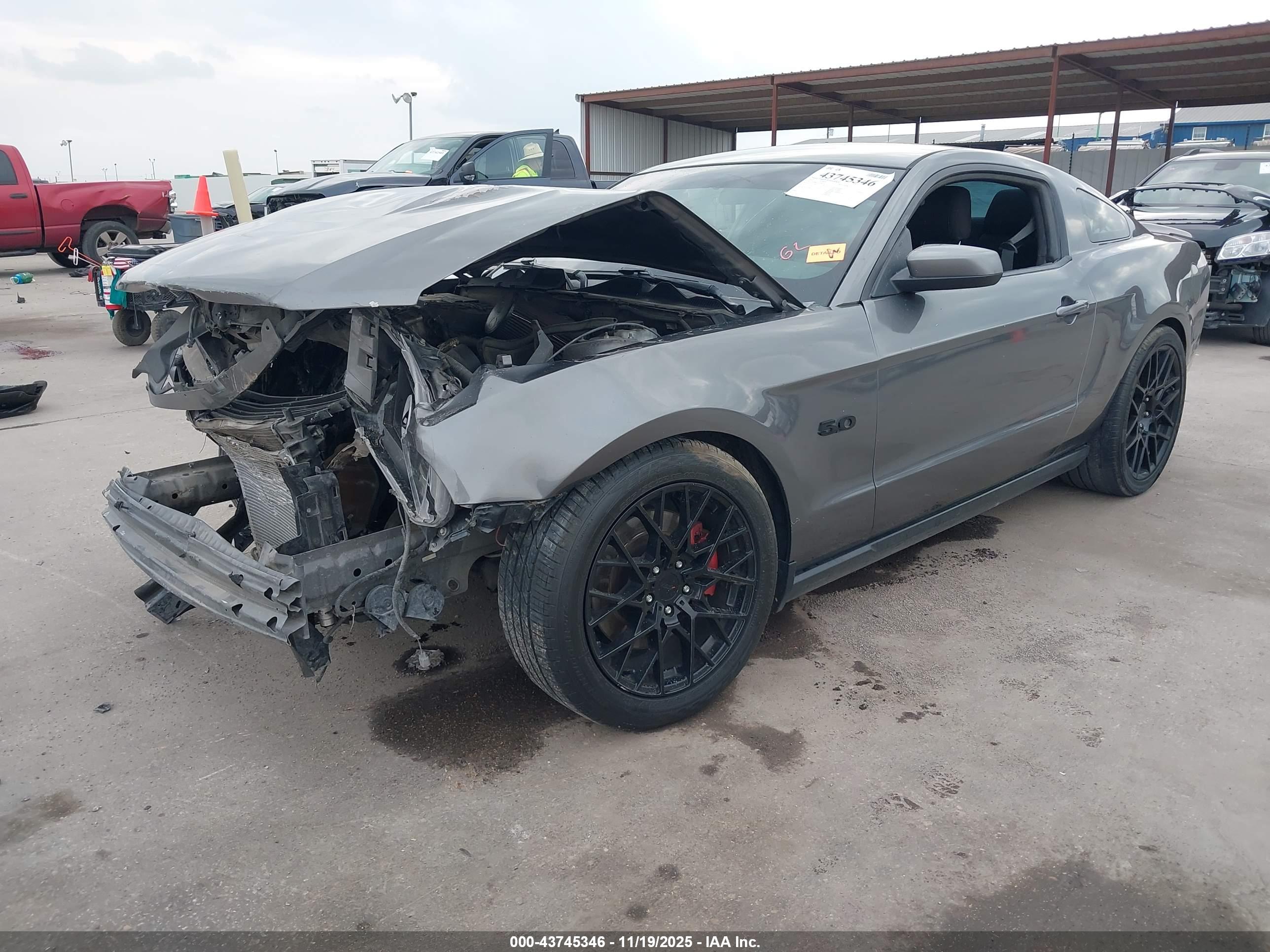 FORD MUSTANG image 2