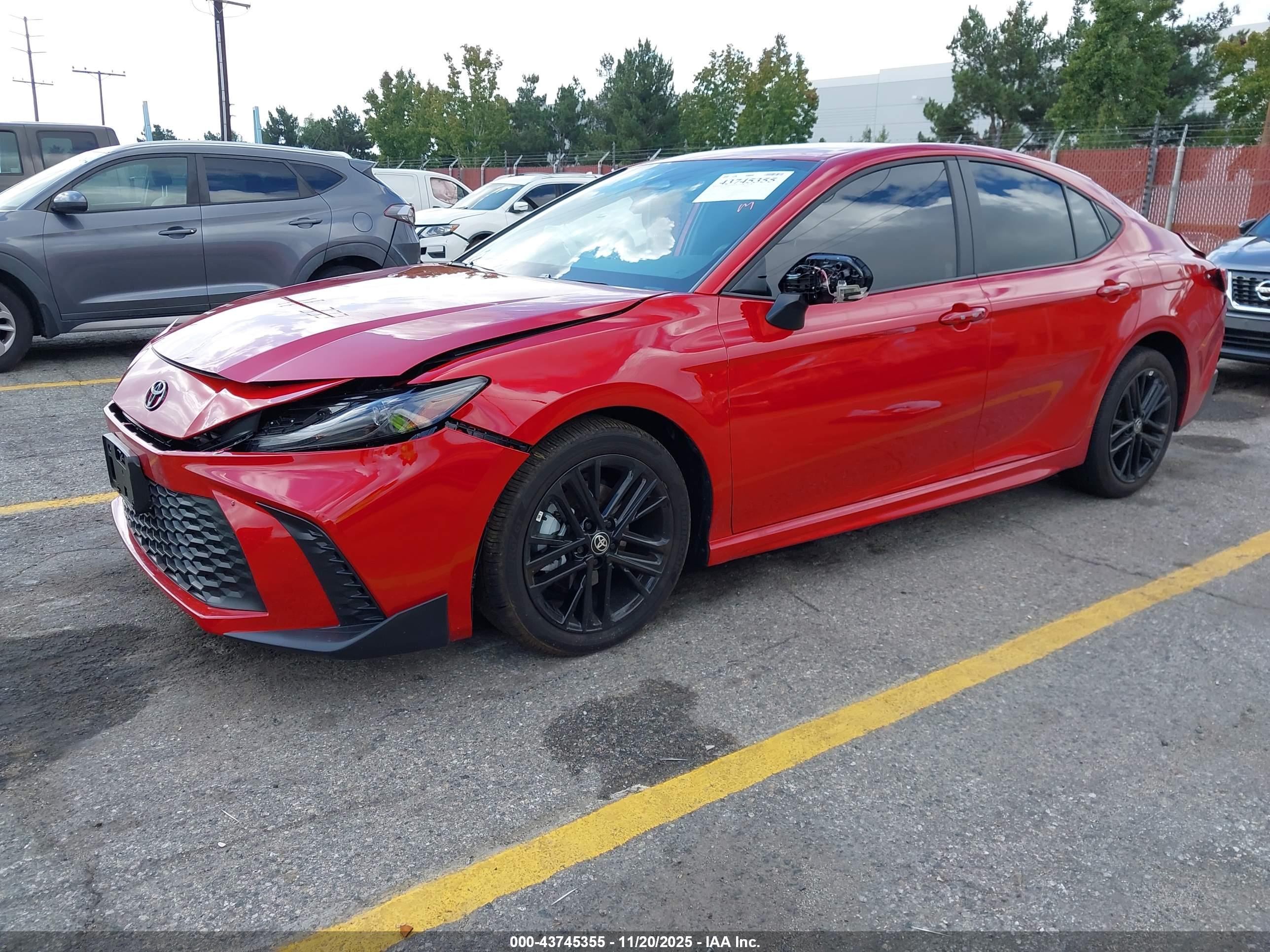 TOYOTA CAMRY image 2