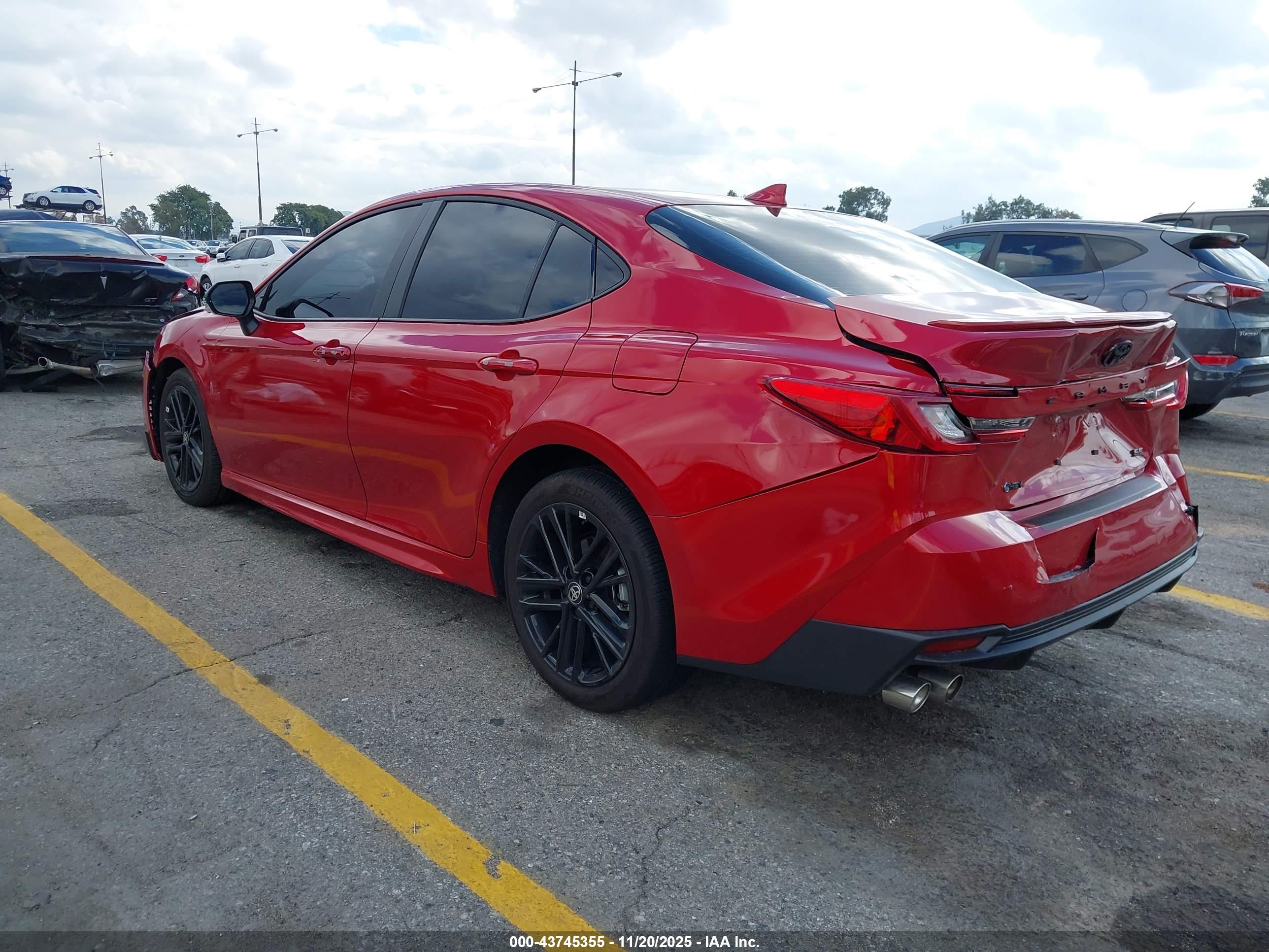 TOYOTA CAMRY image 3