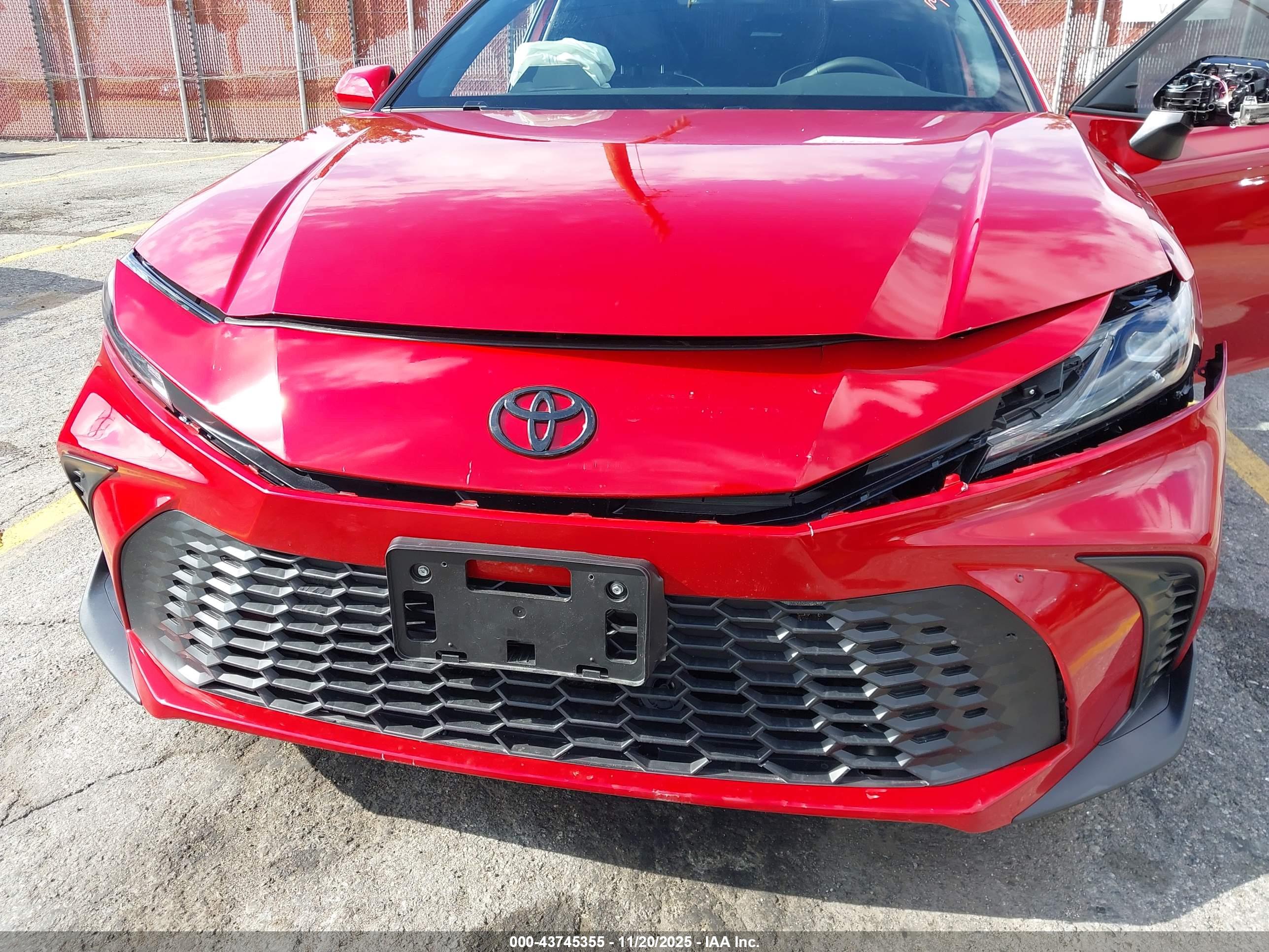 TOYOTA CAMRY image 6