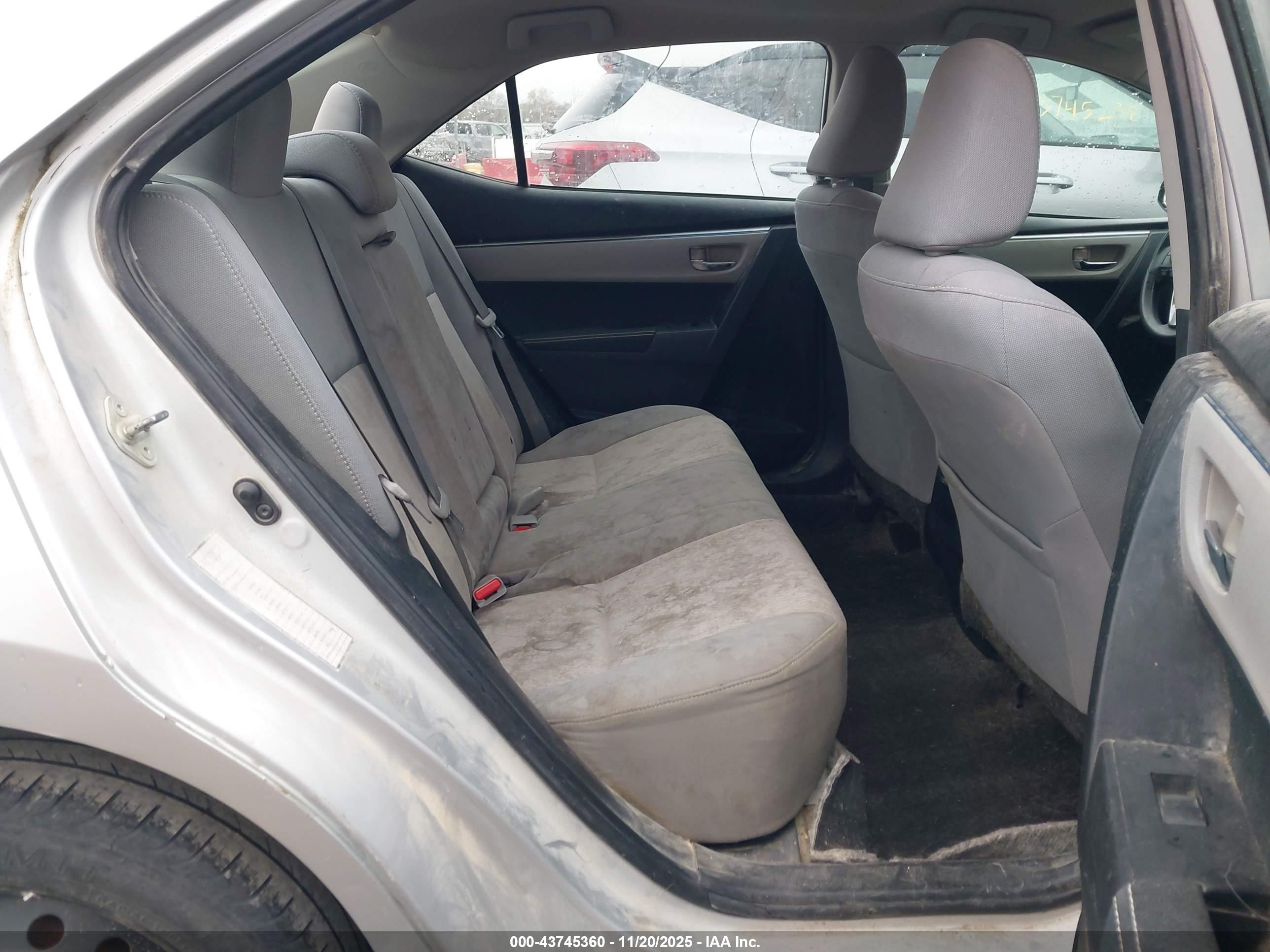 TOYOTA COROLLA image 8