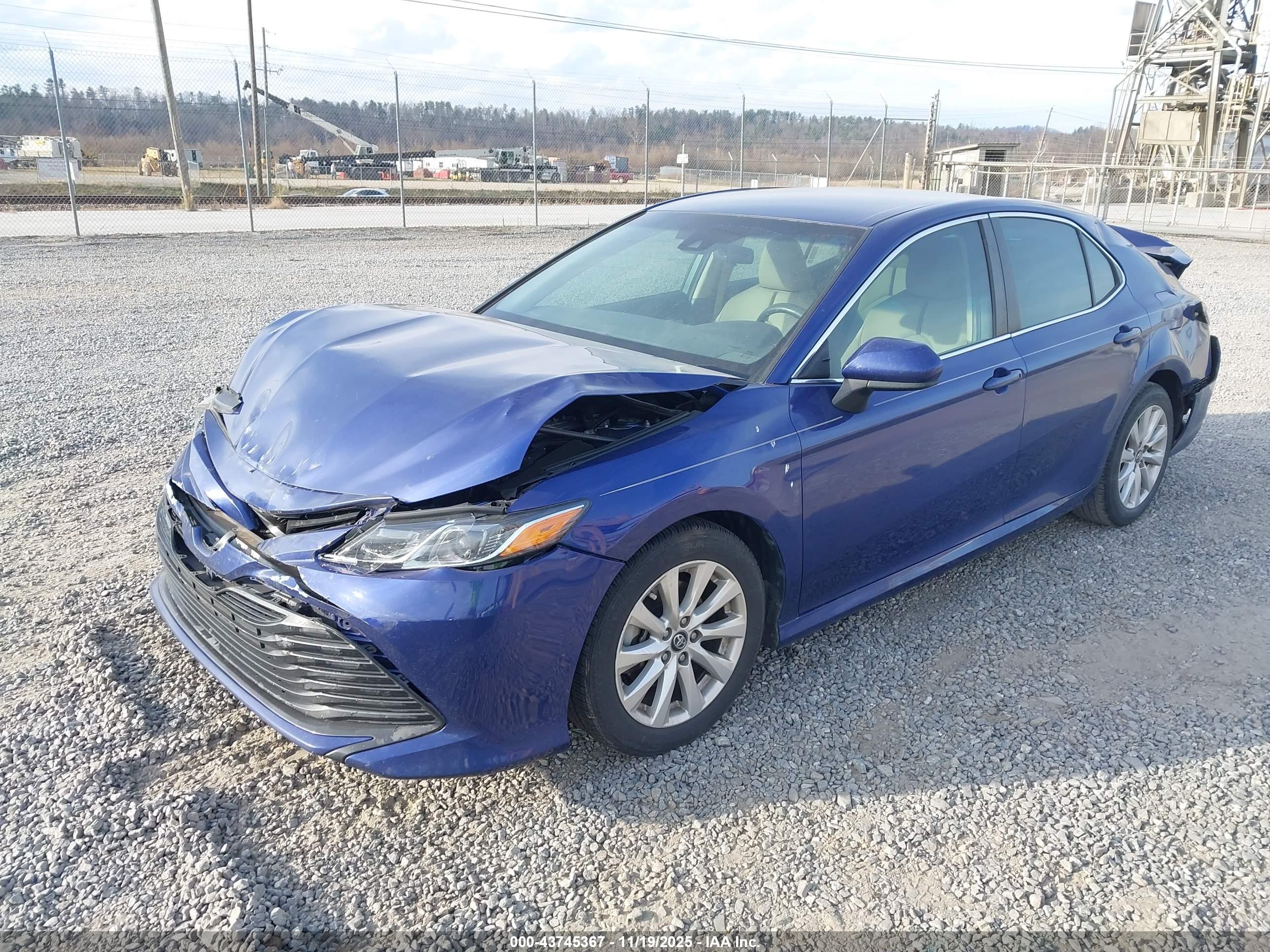 TOYOTA CAMRY image 2