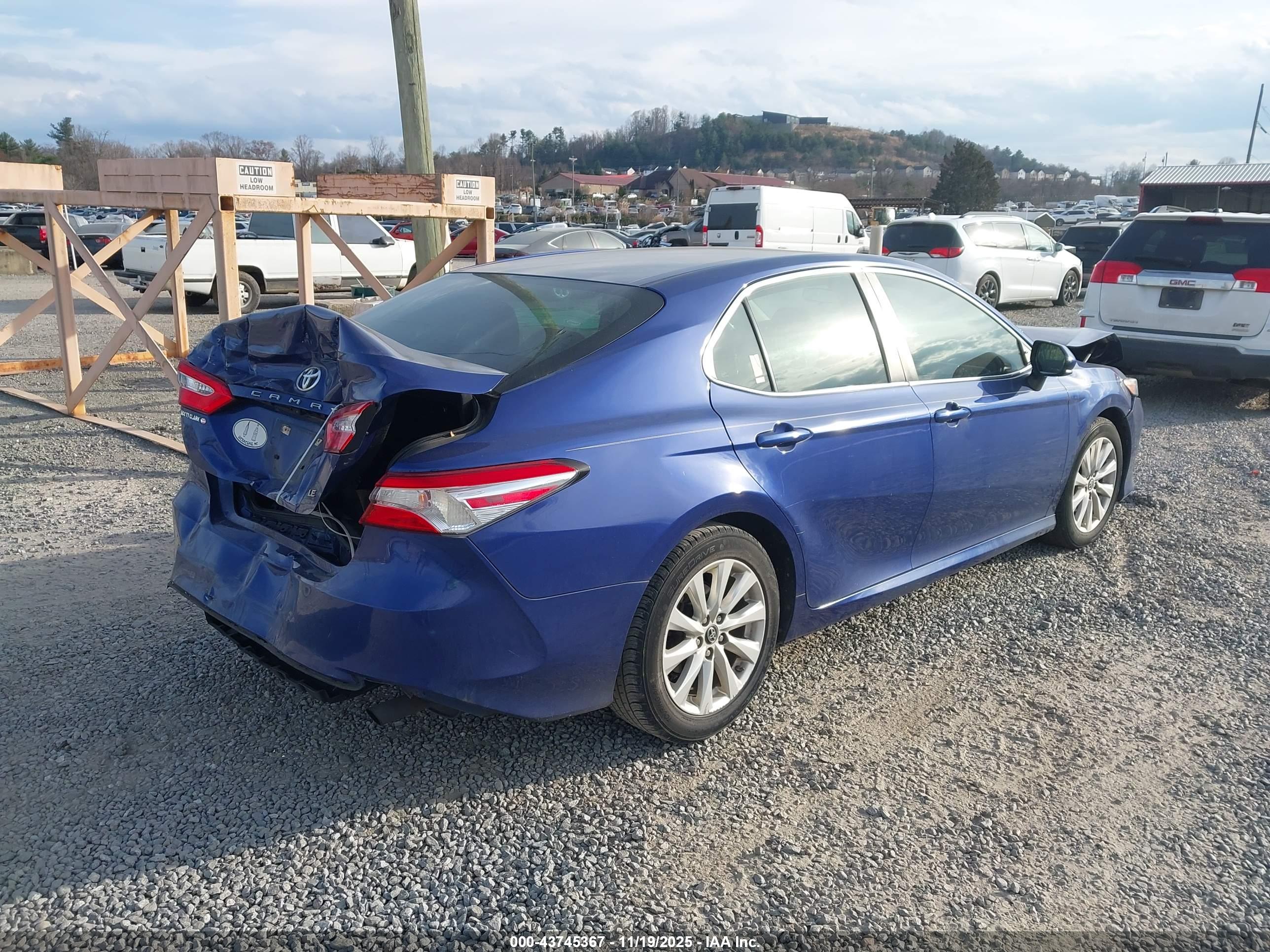 TOYOTA CAMRY image 4