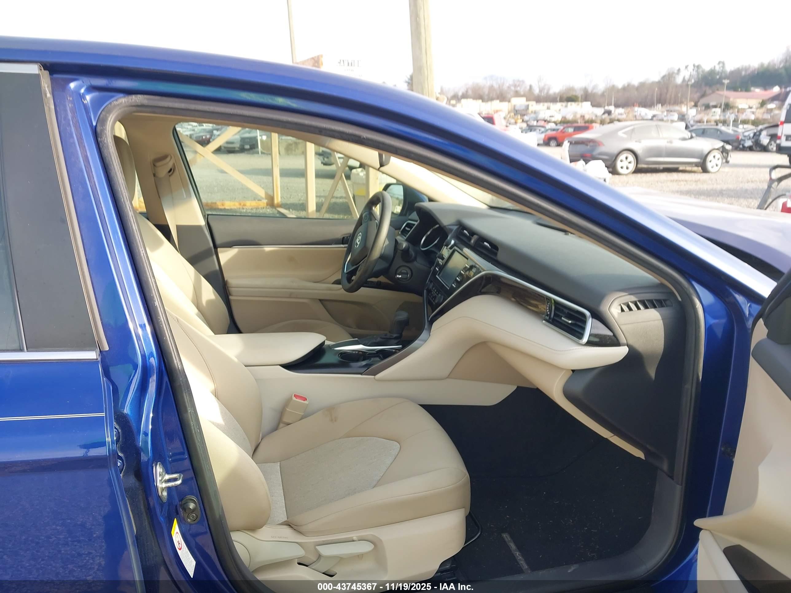 TOYOTA CAMRY image 5