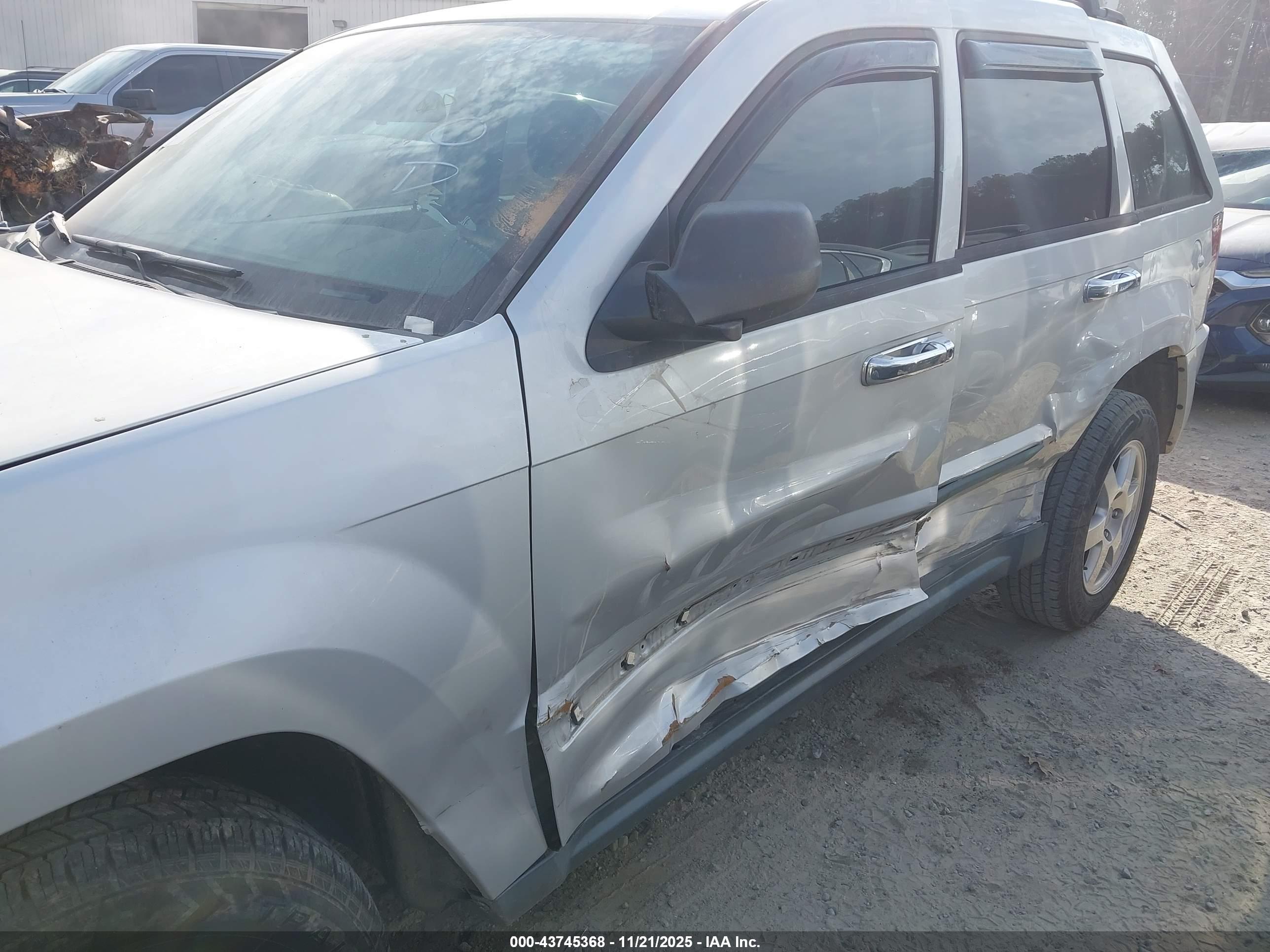 JEEP GRAND image 6