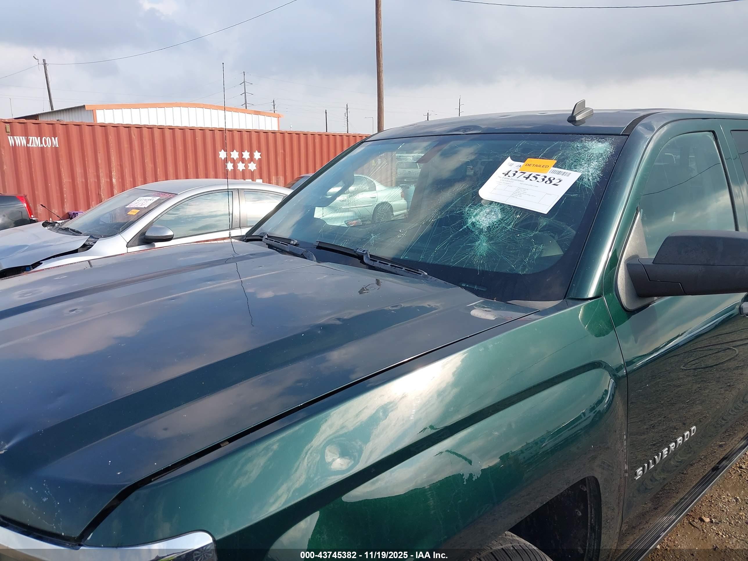 CHEVROLET SILVERADO image 6