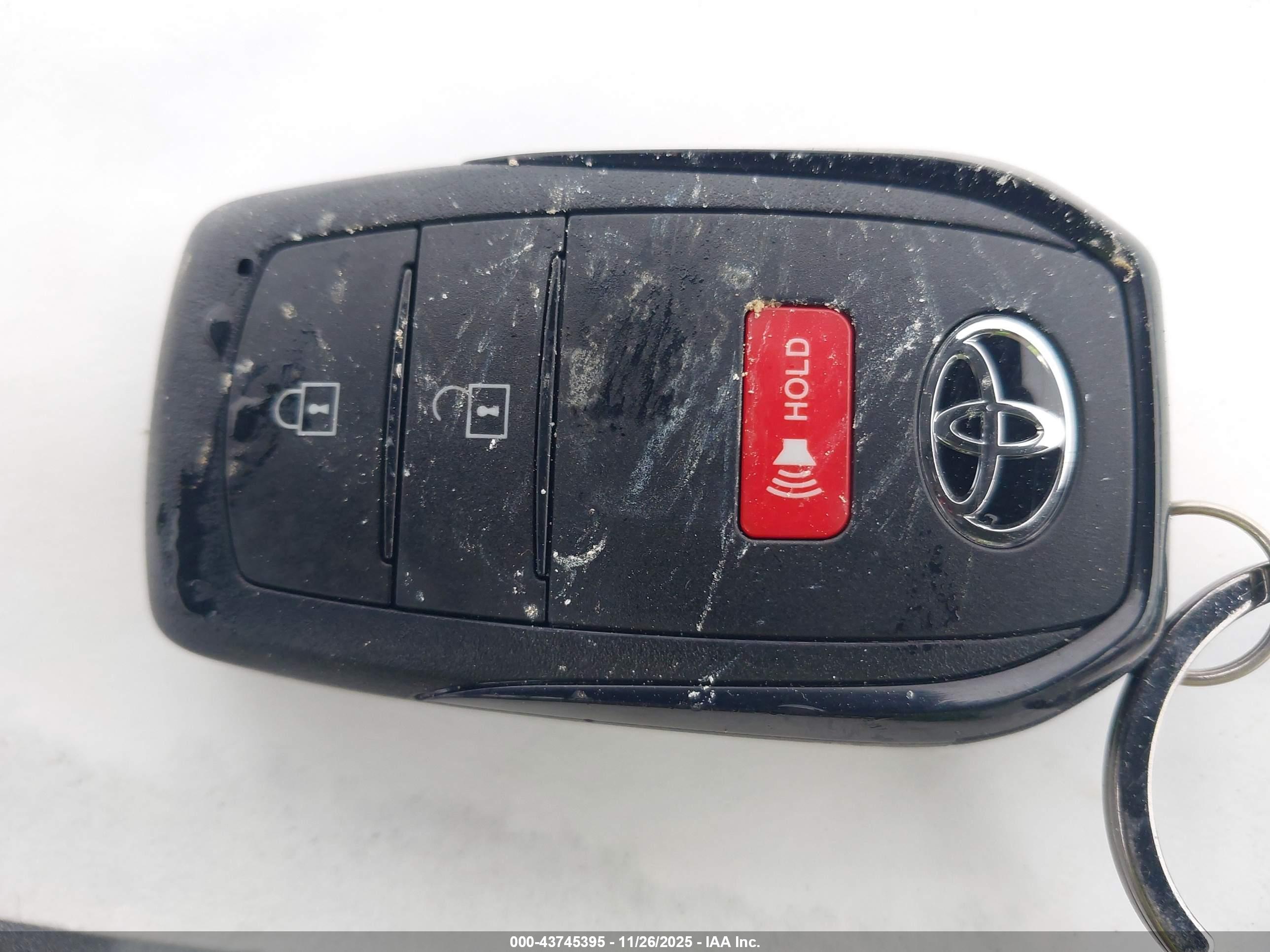 TOYOTA COROLLA image 11