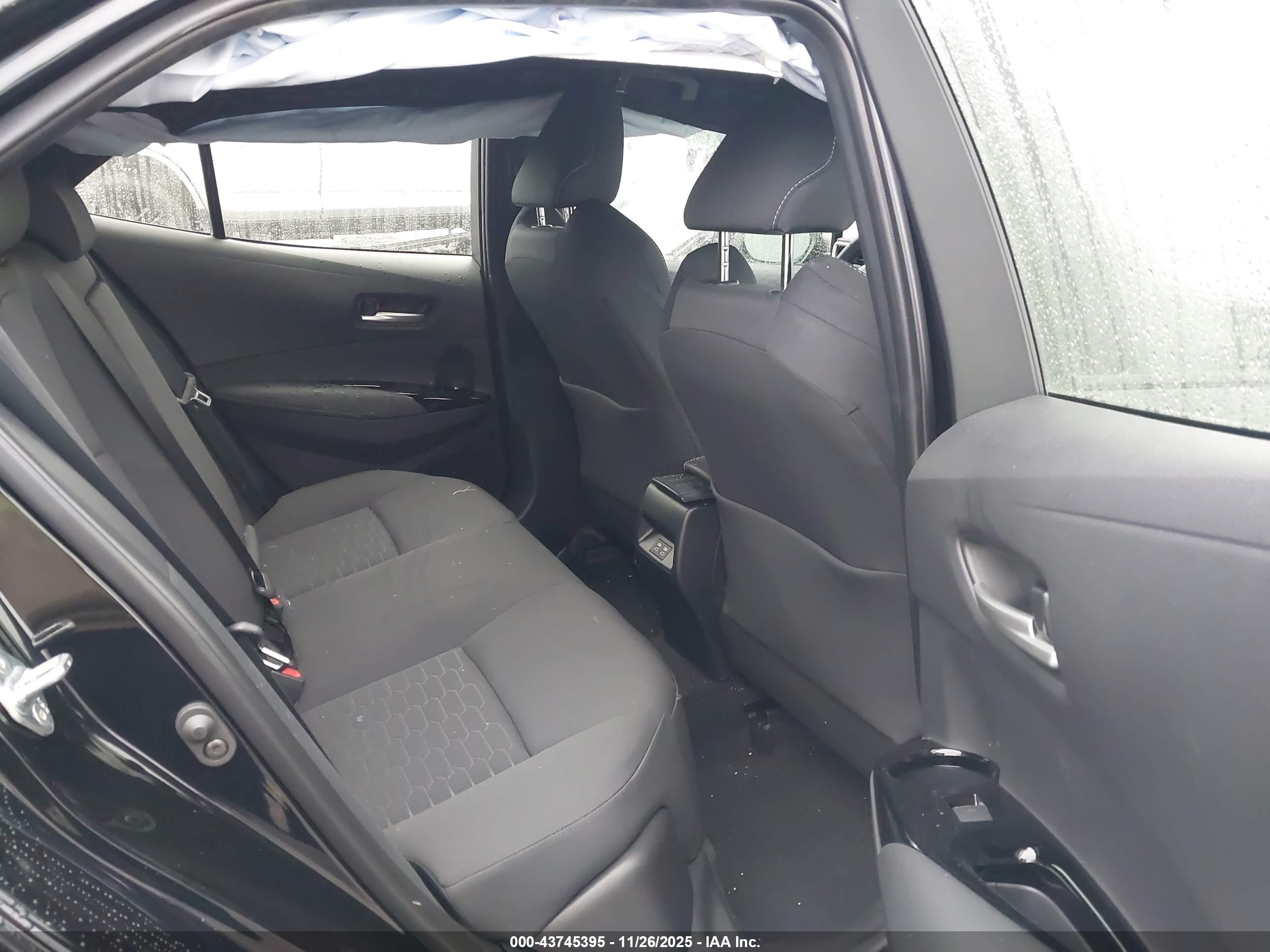 TOYOTA COROLLA image 8