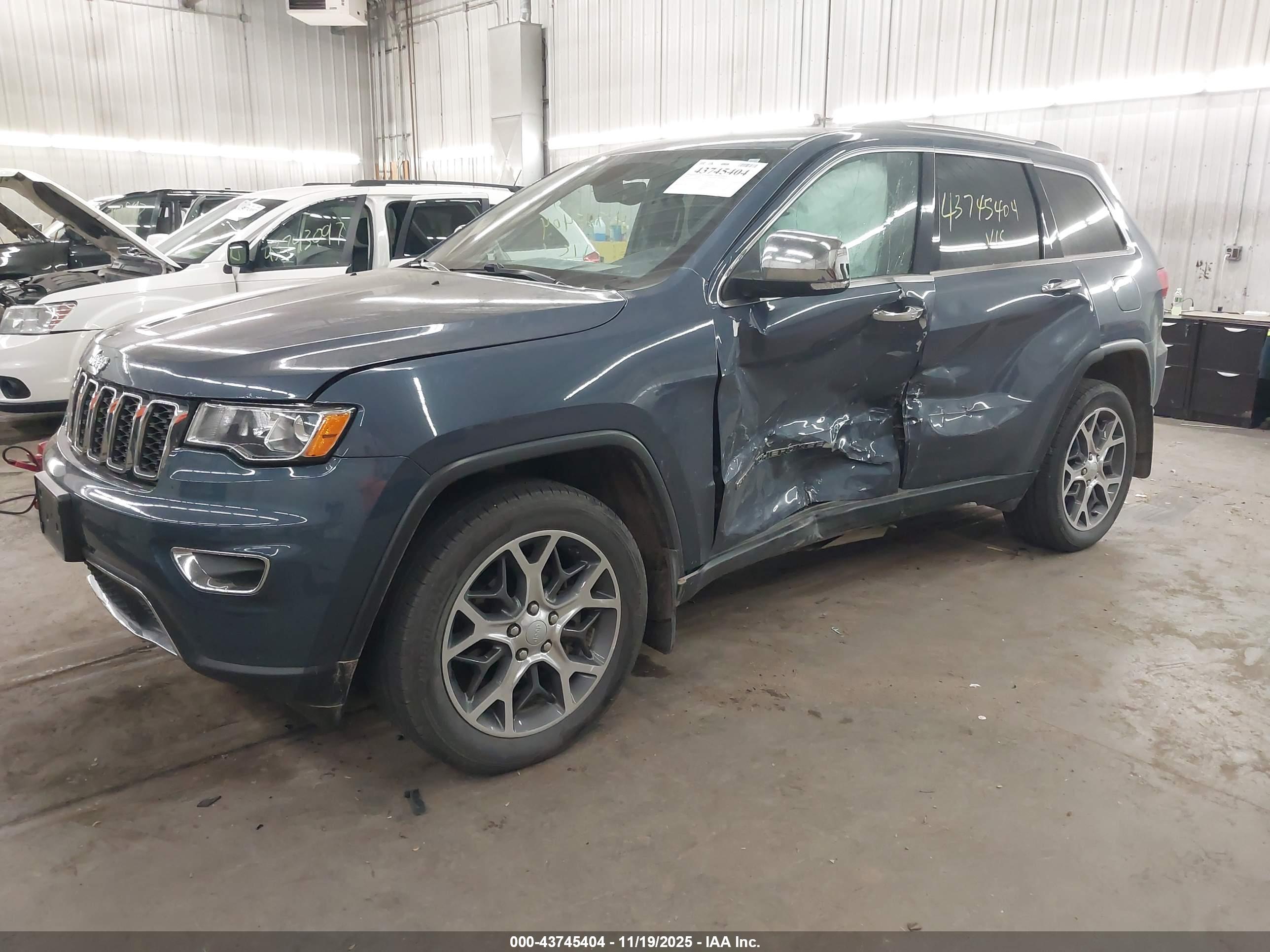 JEEP GRAND image 2