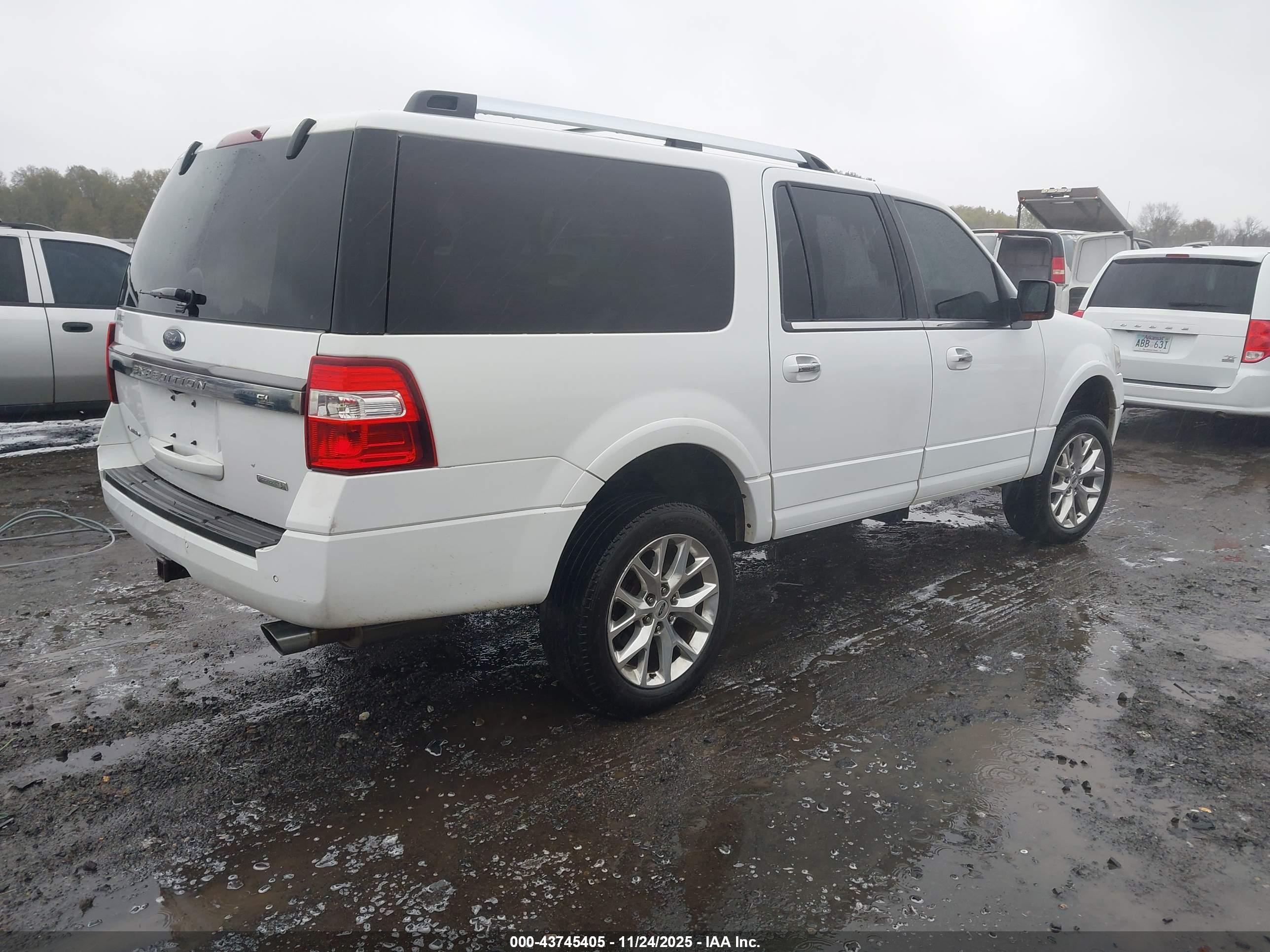 FORD EXPEDITION image 4