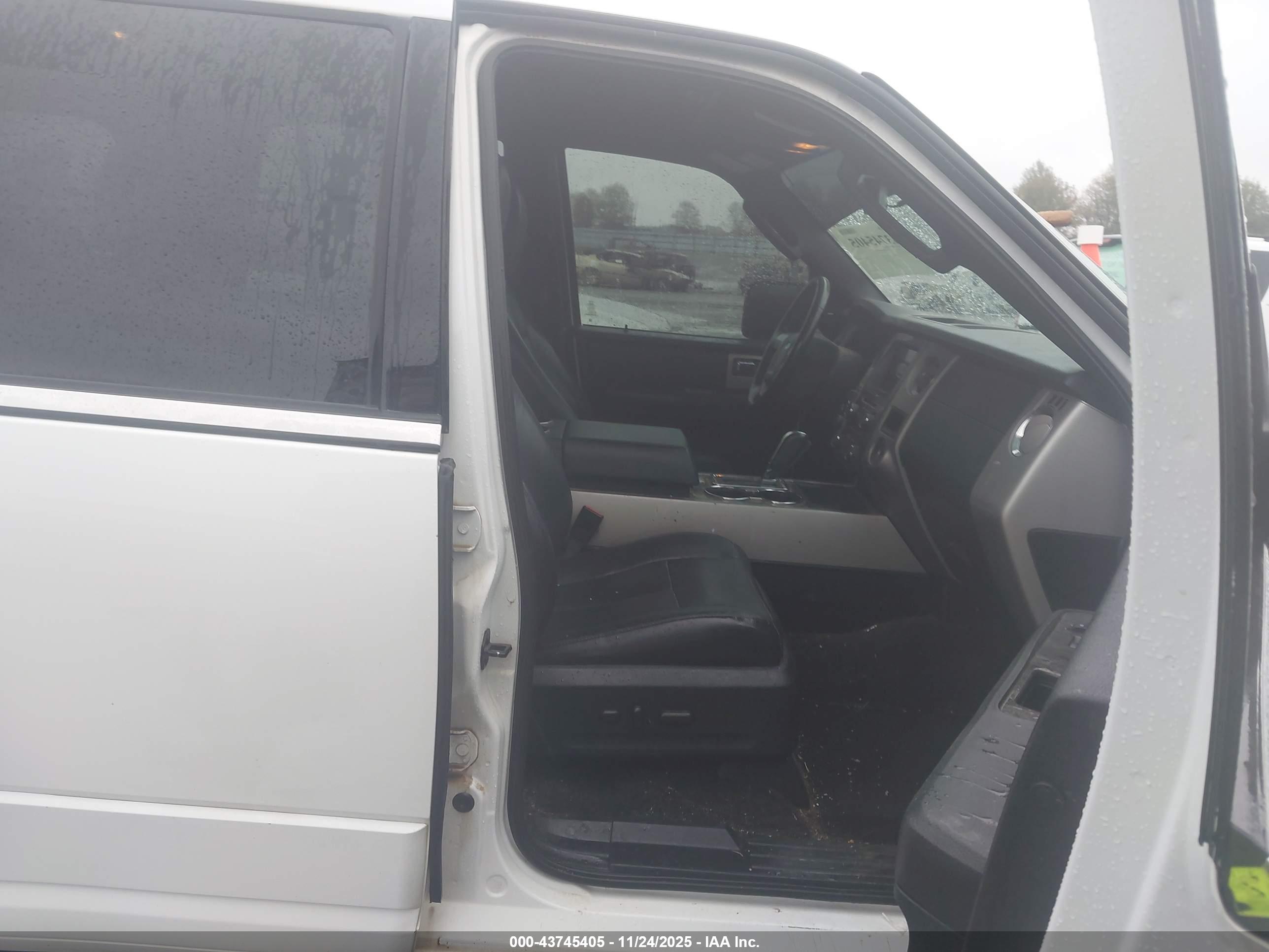 FORD EXPEDITION image 5