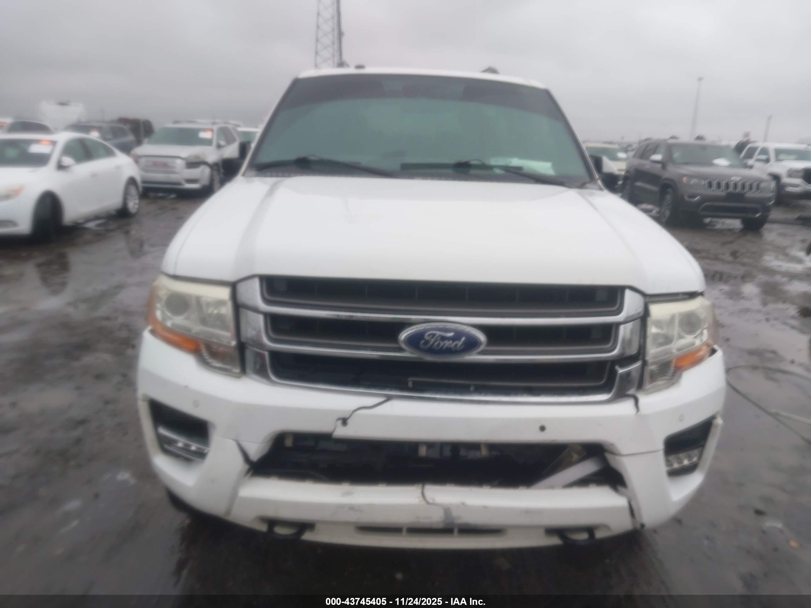 FORD EXPEDITION image 6