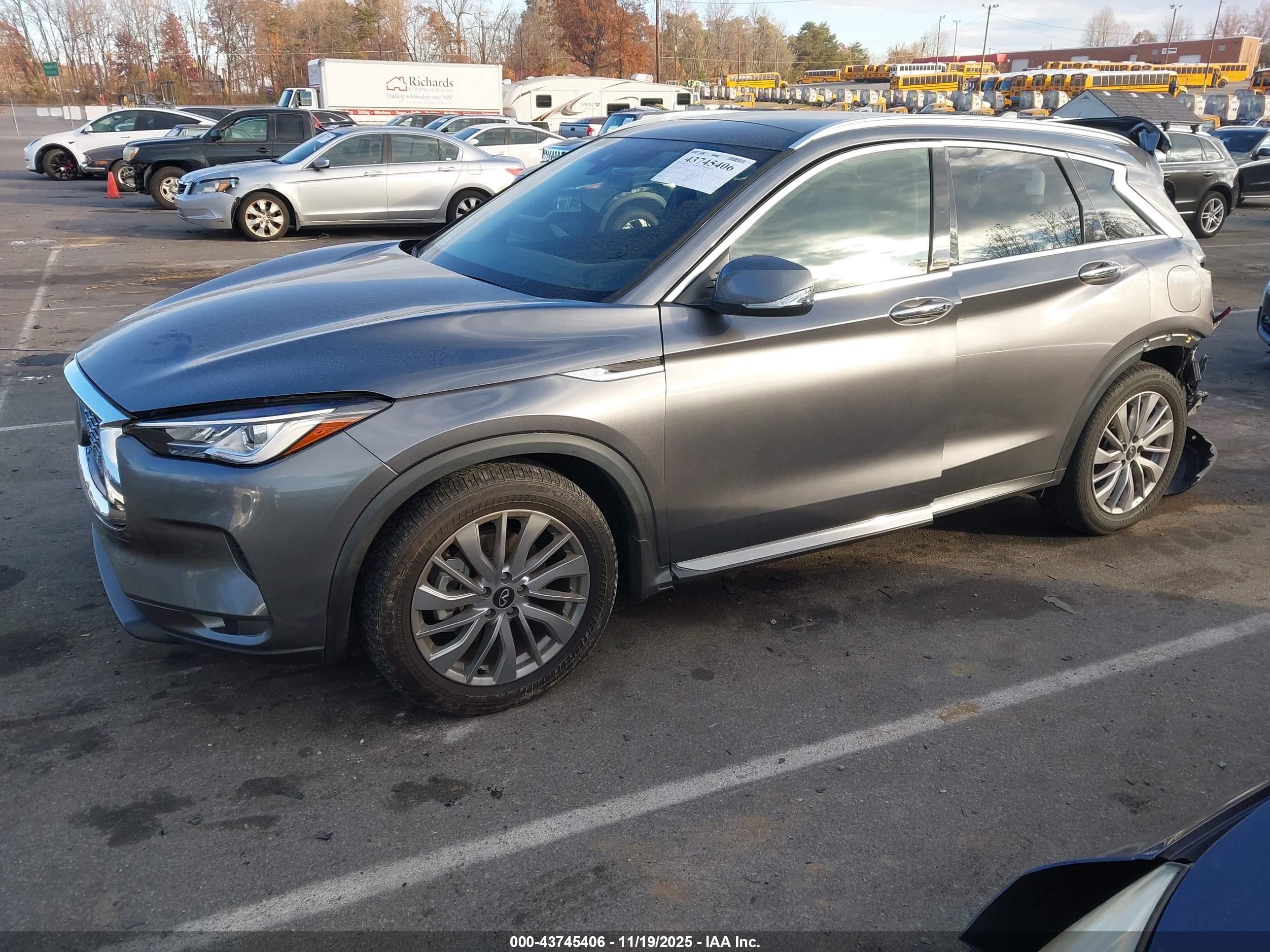 INFINITI QX50 image 2
