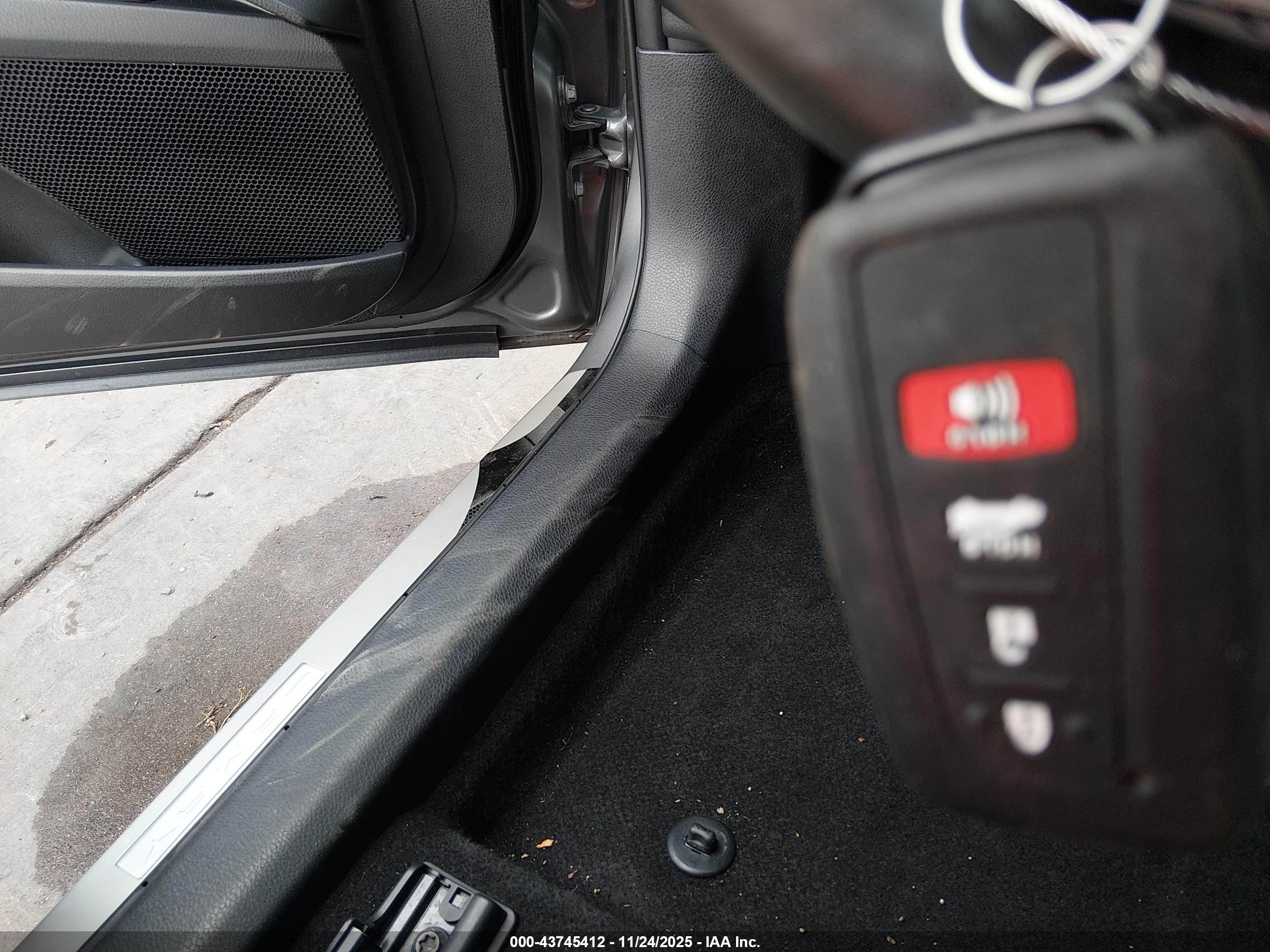 TOYOTA CAMRY image 11