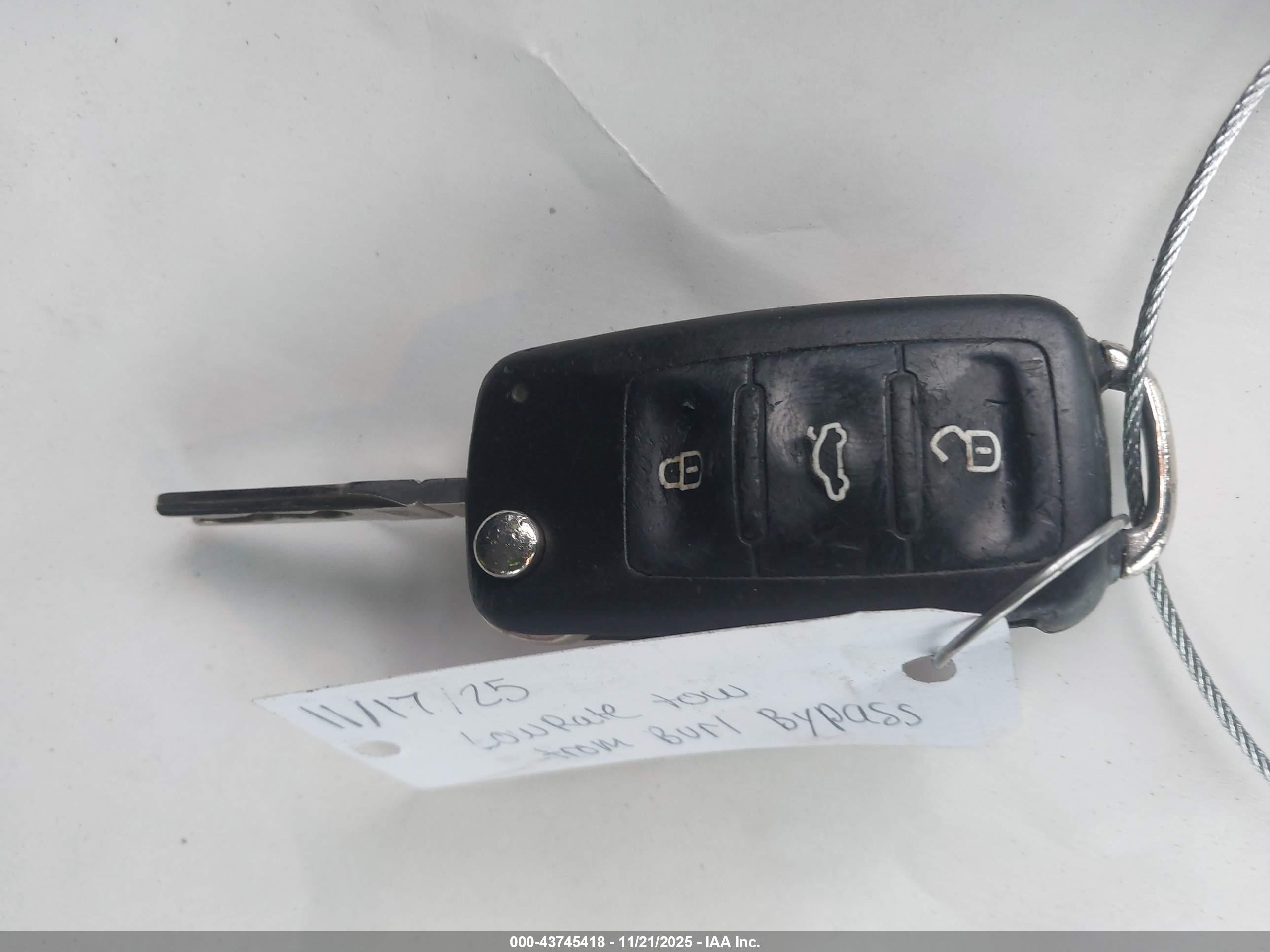 VOLKSWAGEN PASSAT image 11