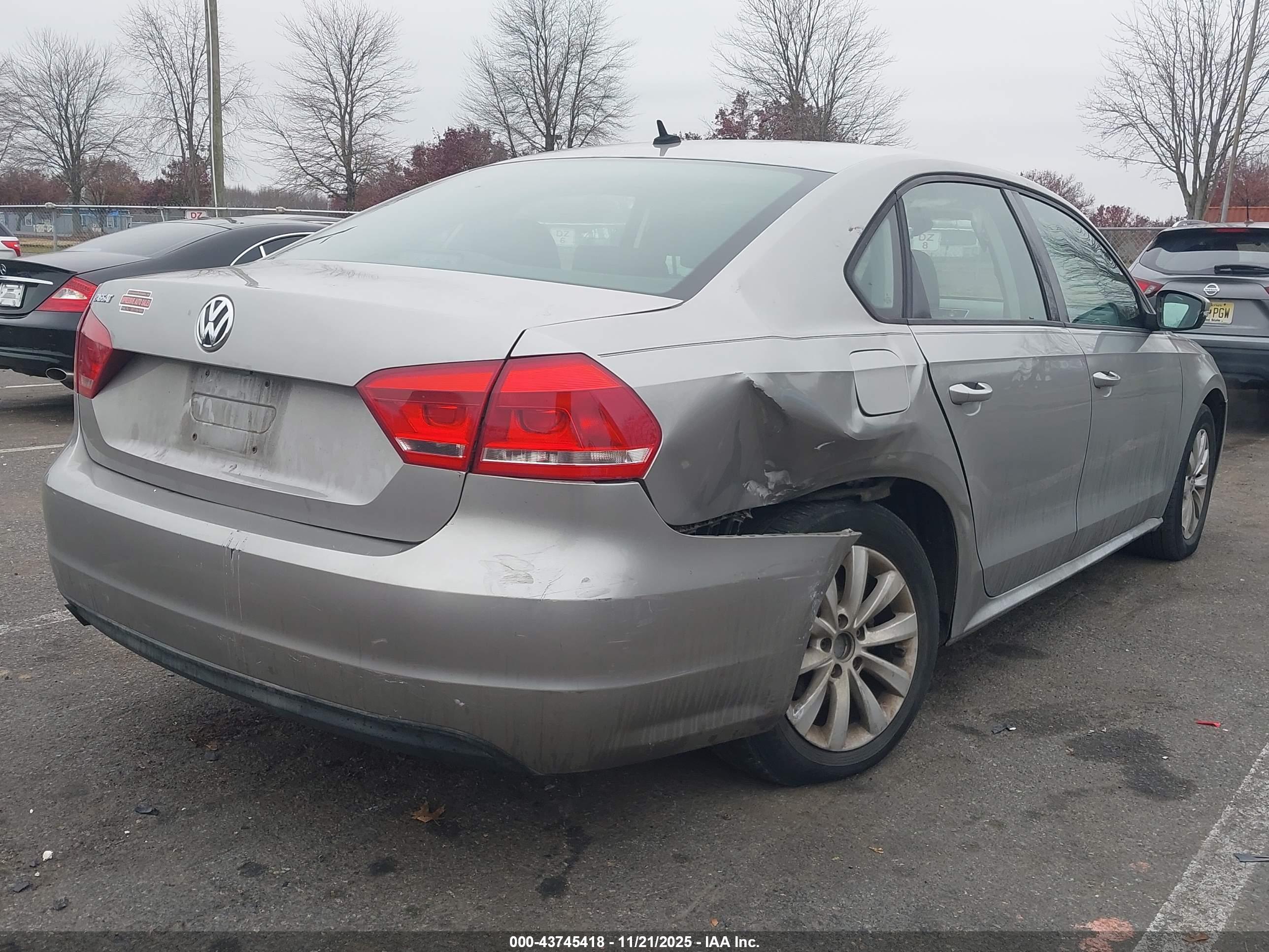 VOLKSWAGEN PASSAT image 4