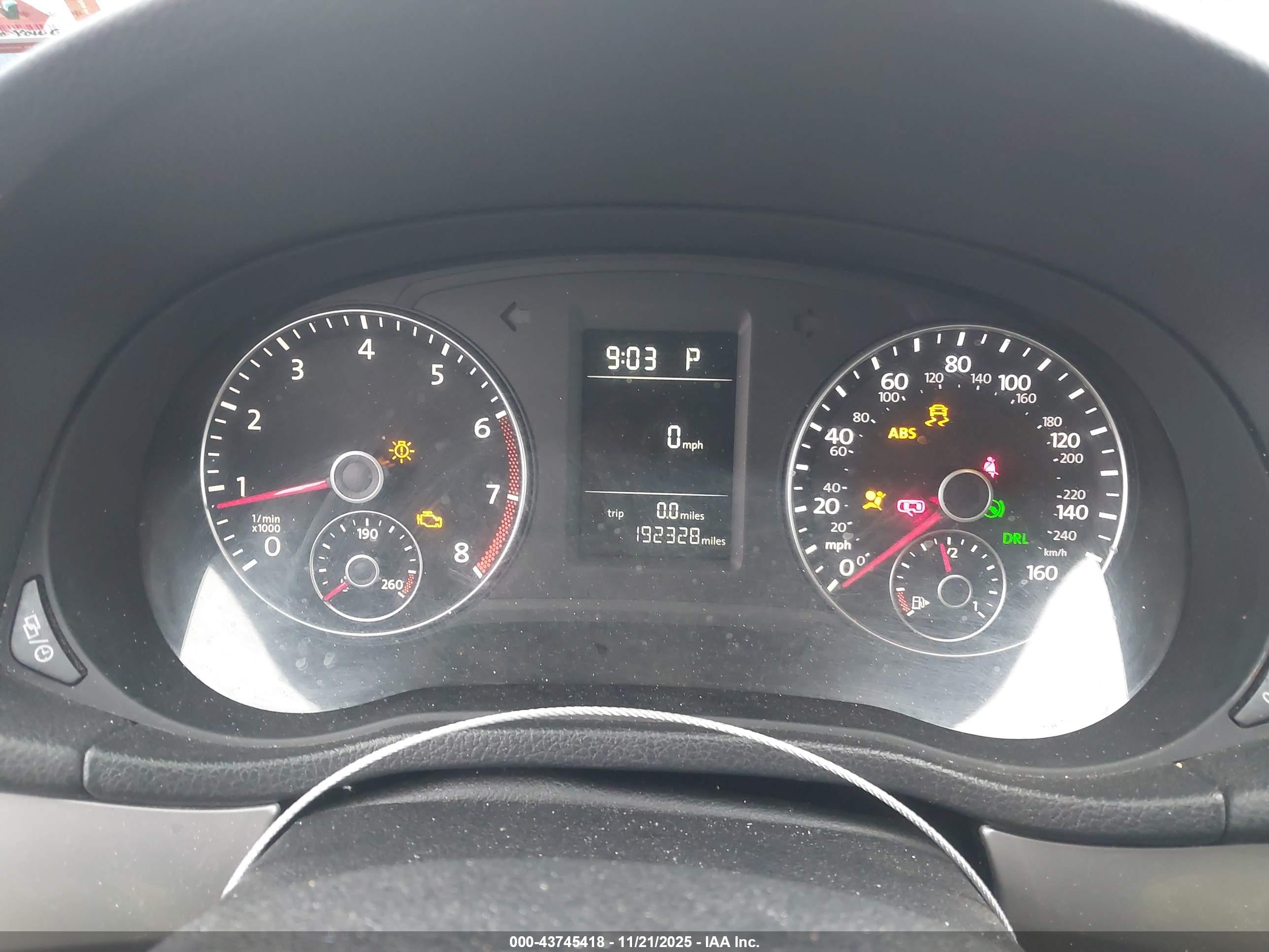 VOLKSWAGEN PASSAT image 7