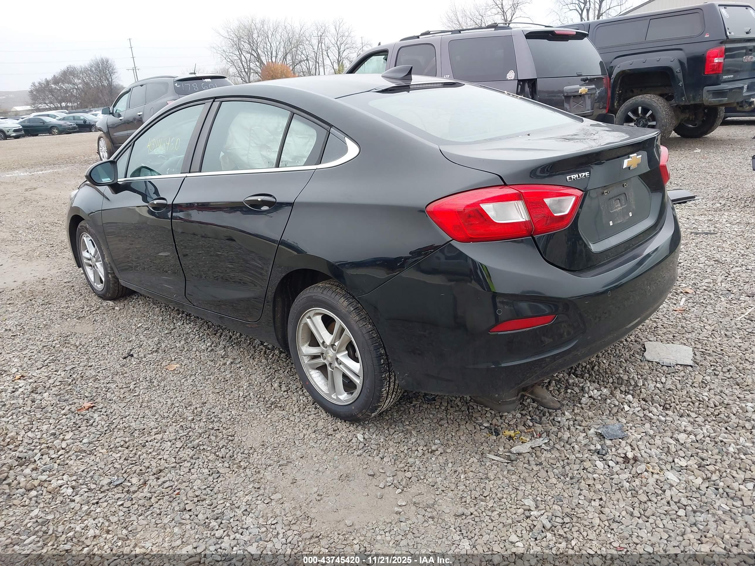 CHEVROLET CRUZE image 3