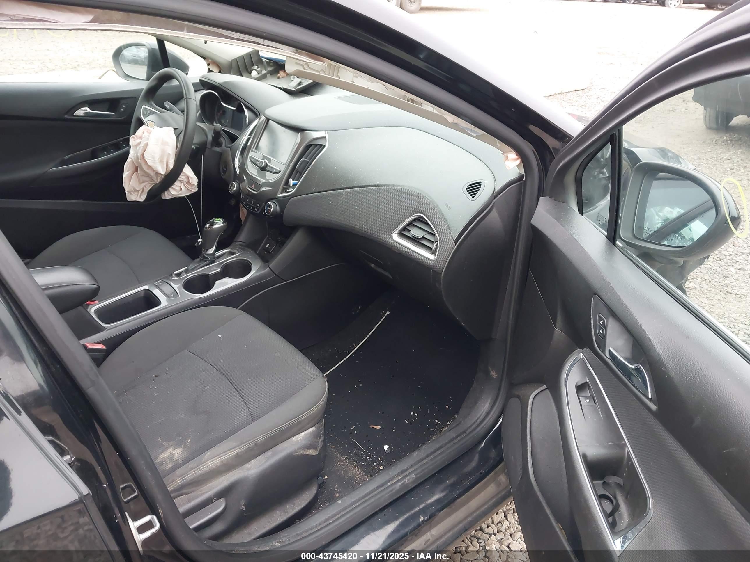 CHEVROLET CRUZE image 5