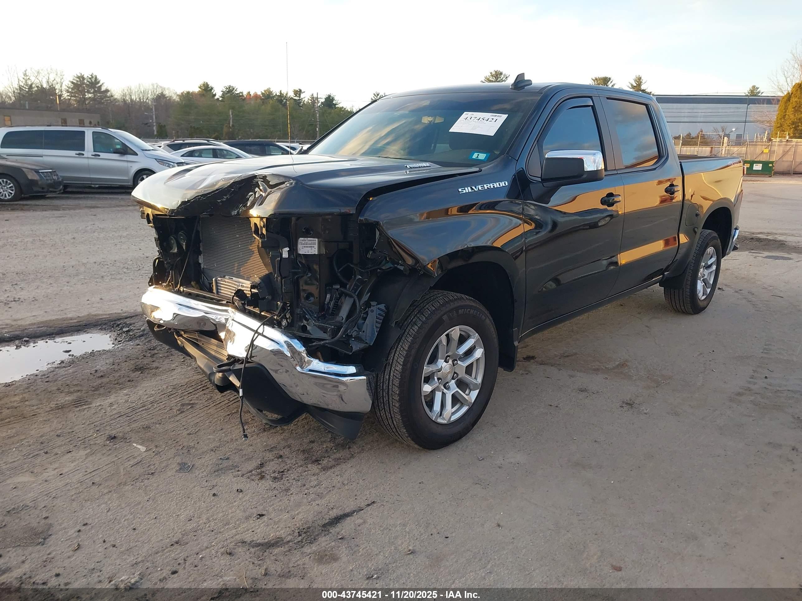 CHEVROLET SILVERADO image 2