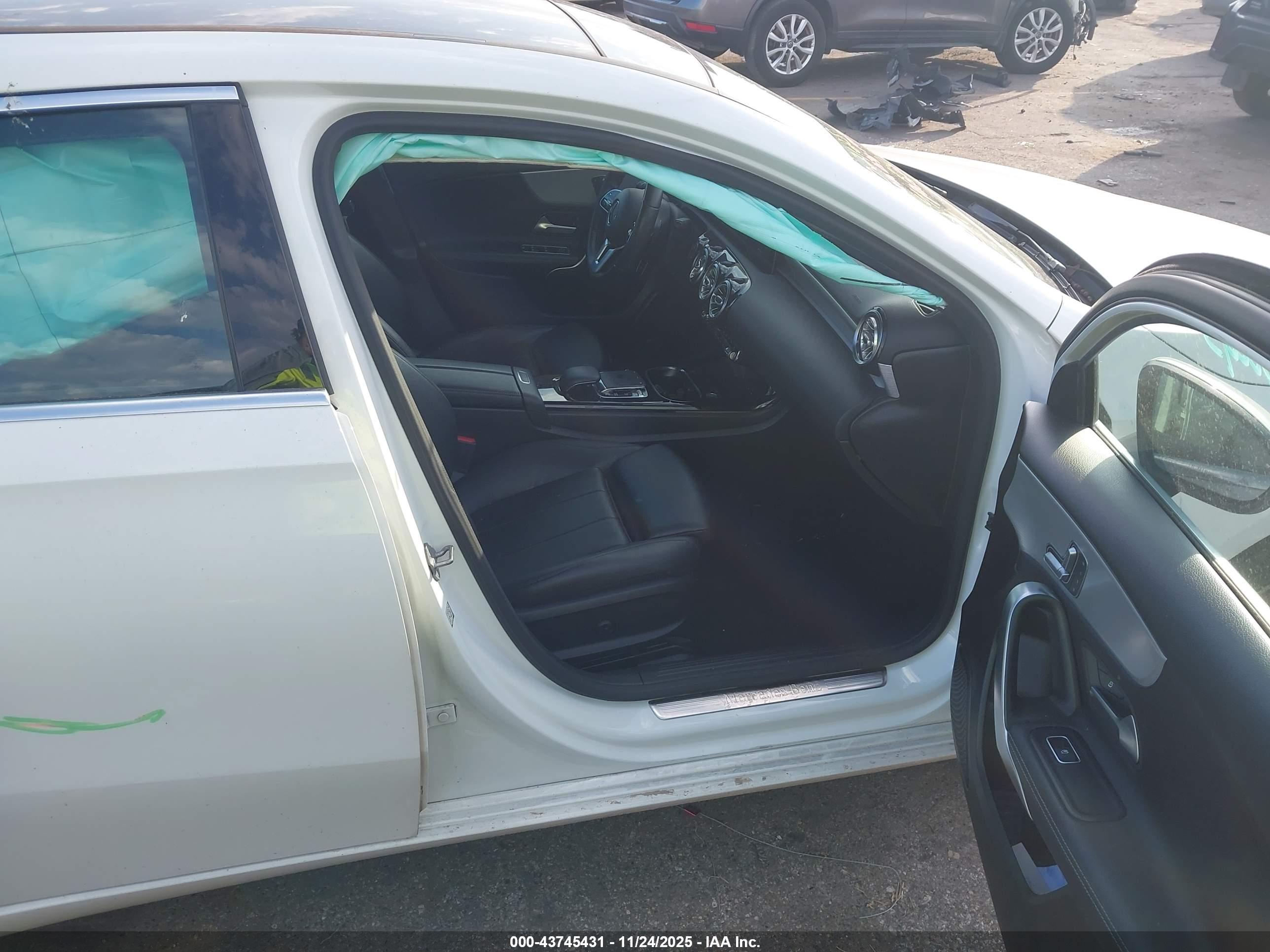 MERCEDES-BENZ A image 5
