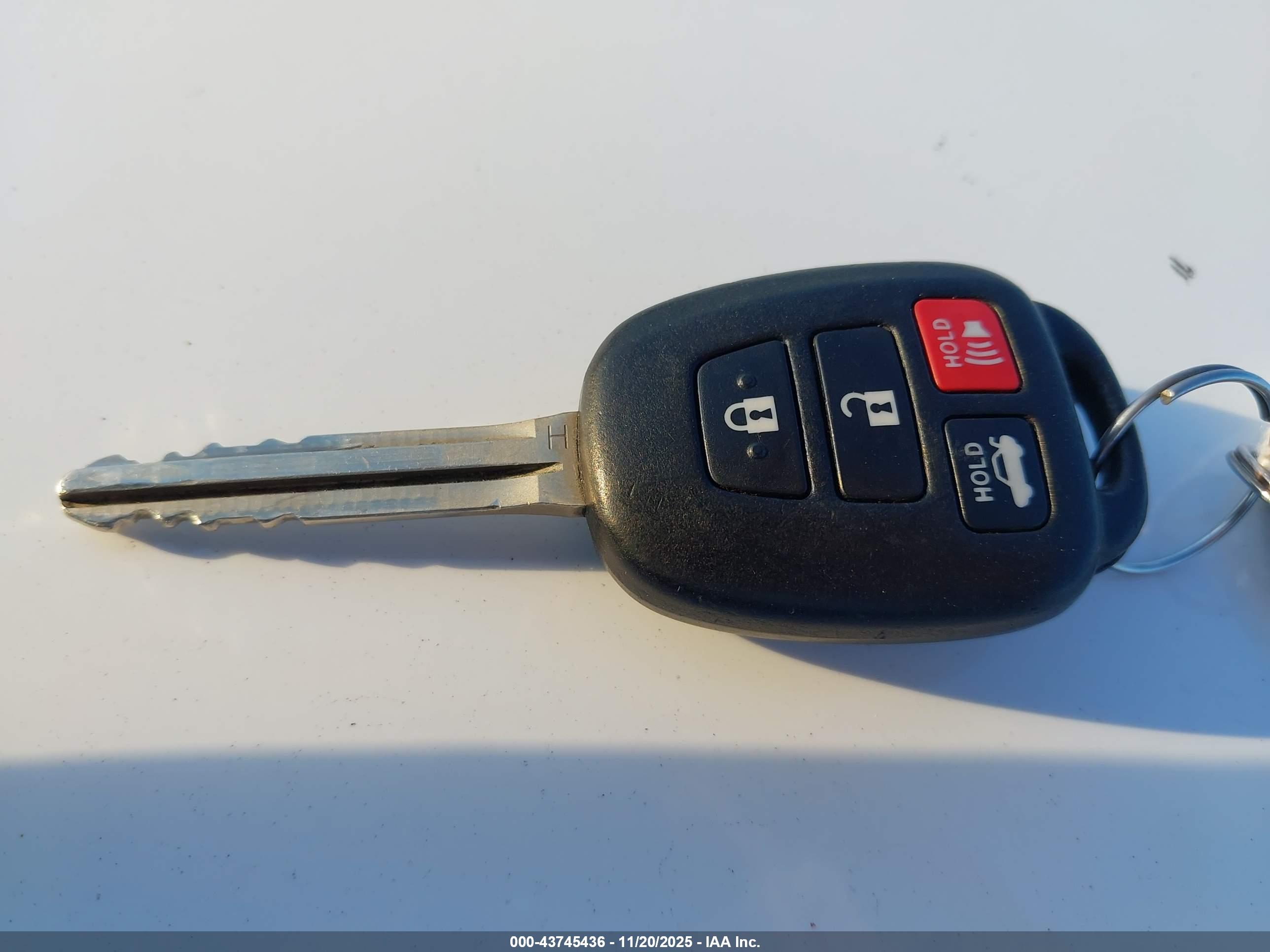 TOYOTA COROLLA image 11