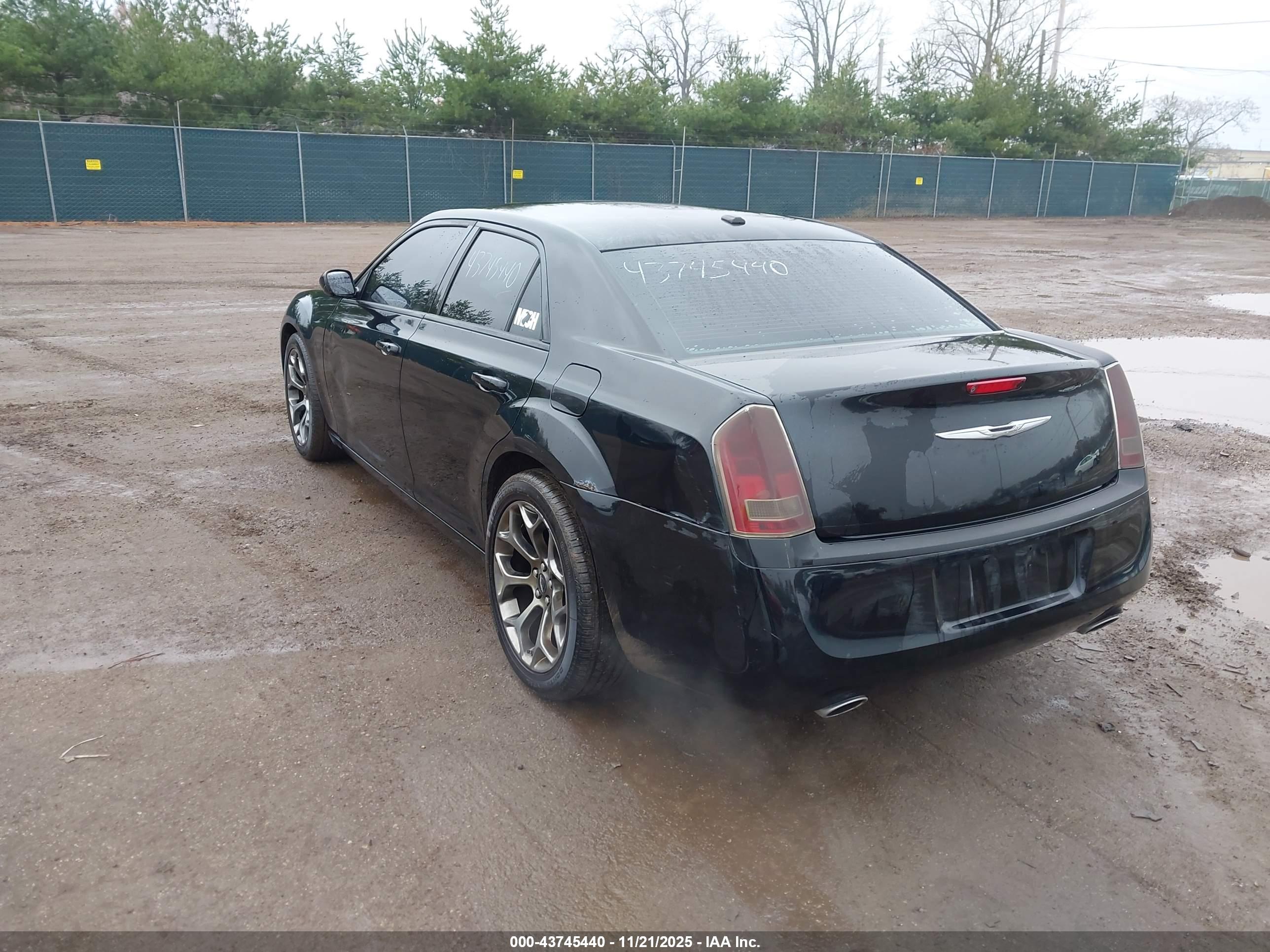 CHRYSLER 300 image 3