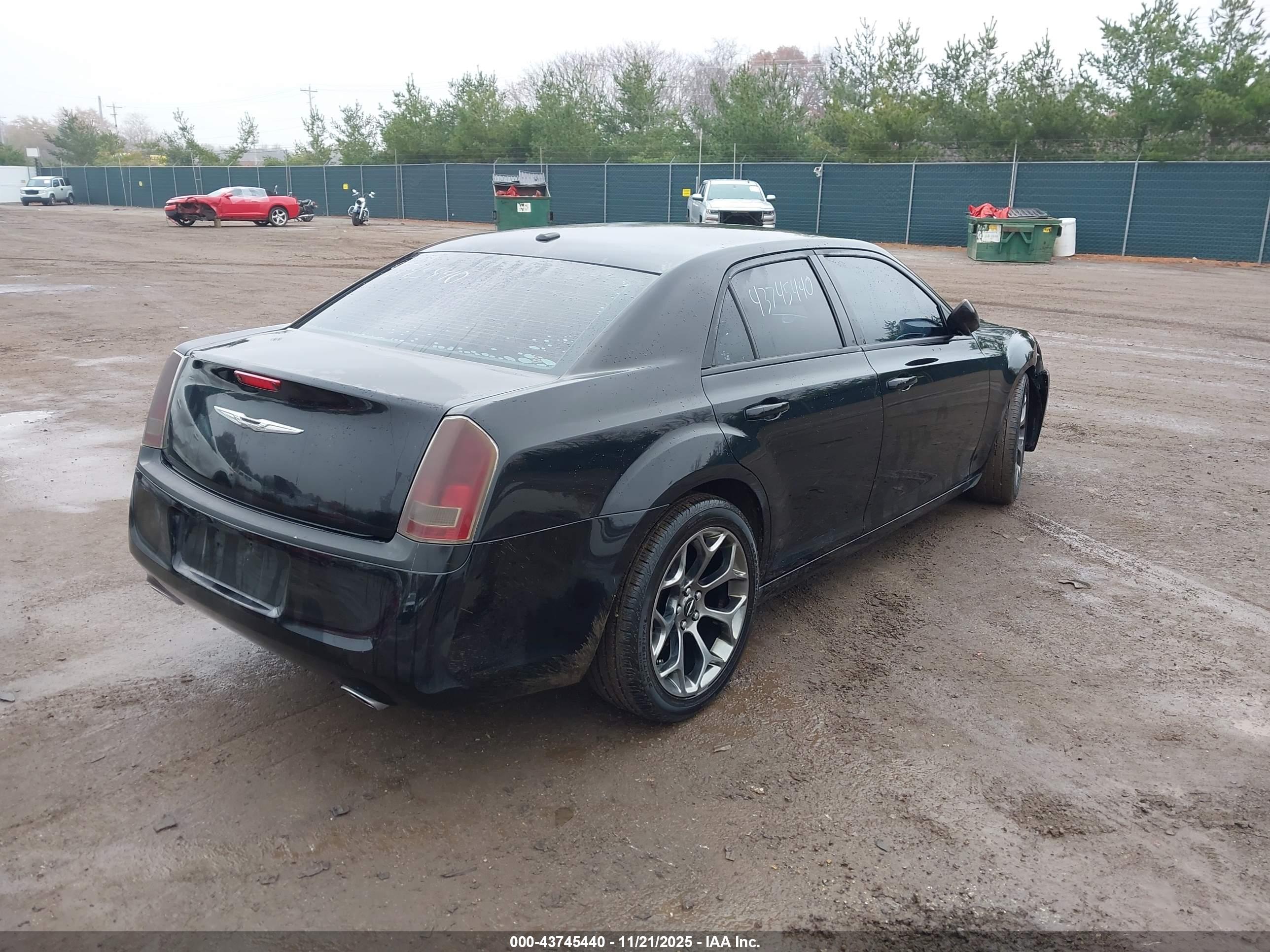 CHRYSLER 300 image 4