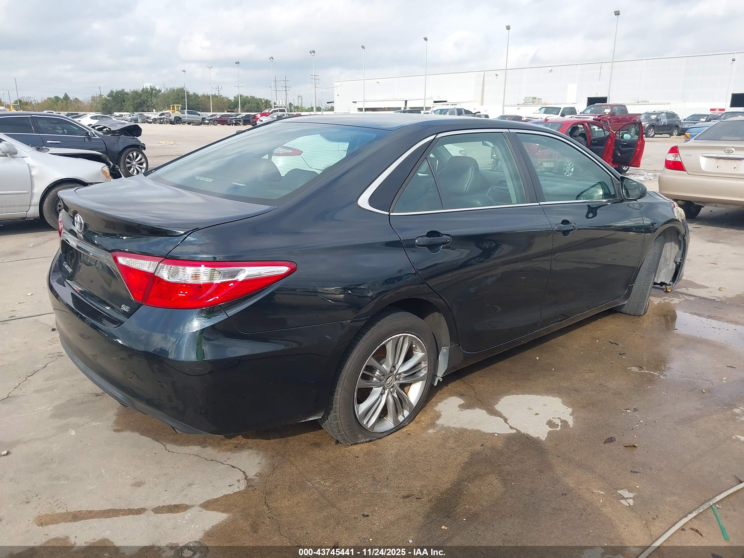TOYOTA CAMRY image 4