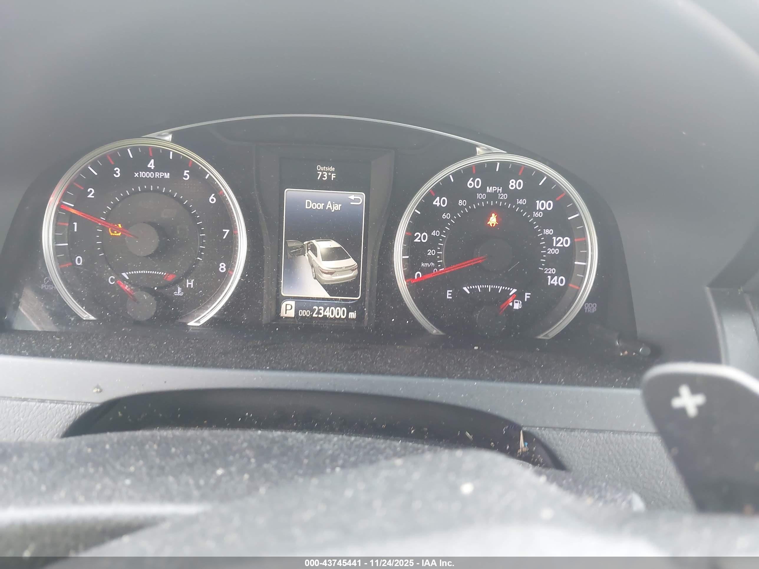 TOYOTA CAMRY image 7