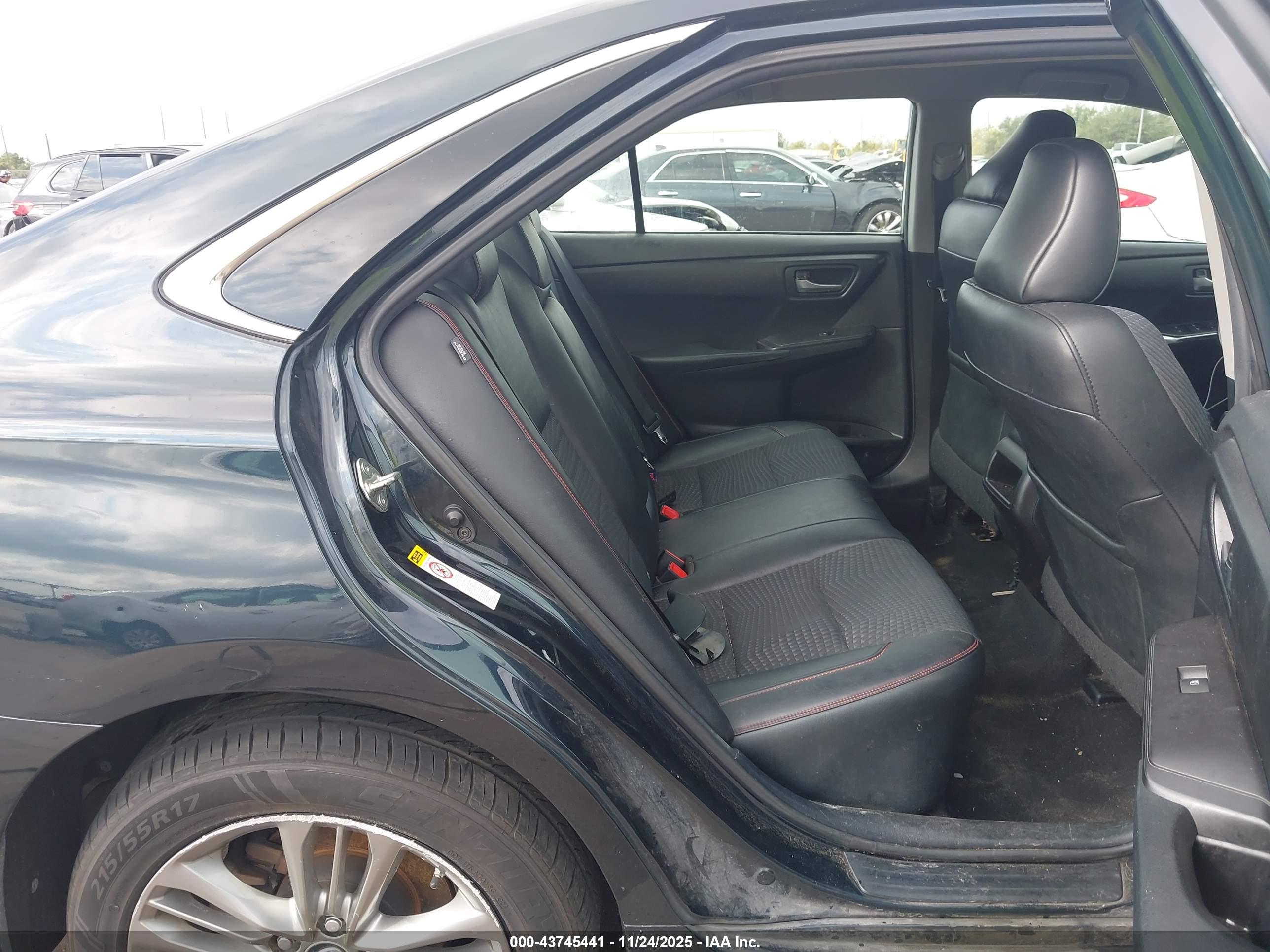 TOYOTA CAMRY image 8