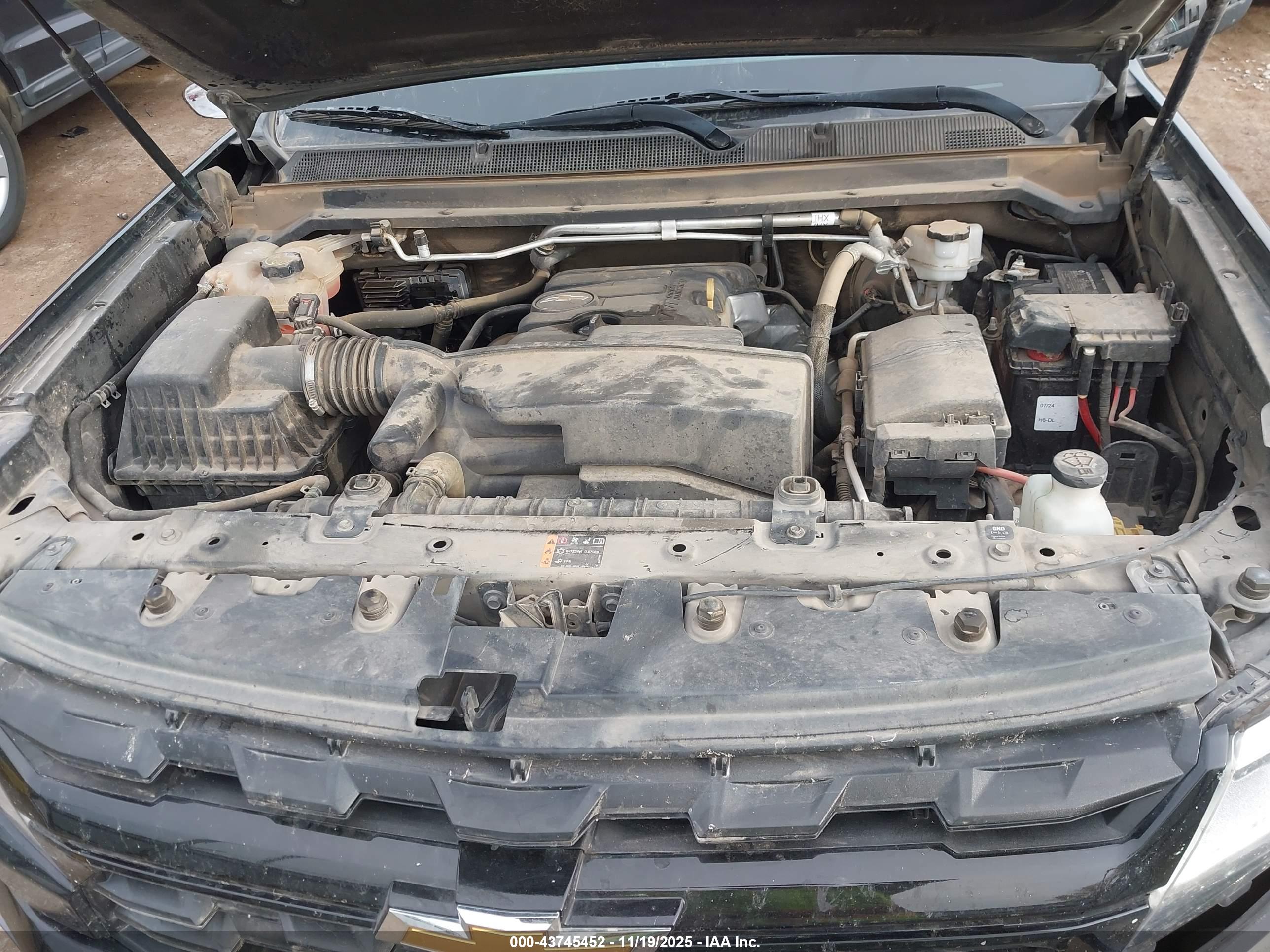 CHEVROLET COLORADO image 10