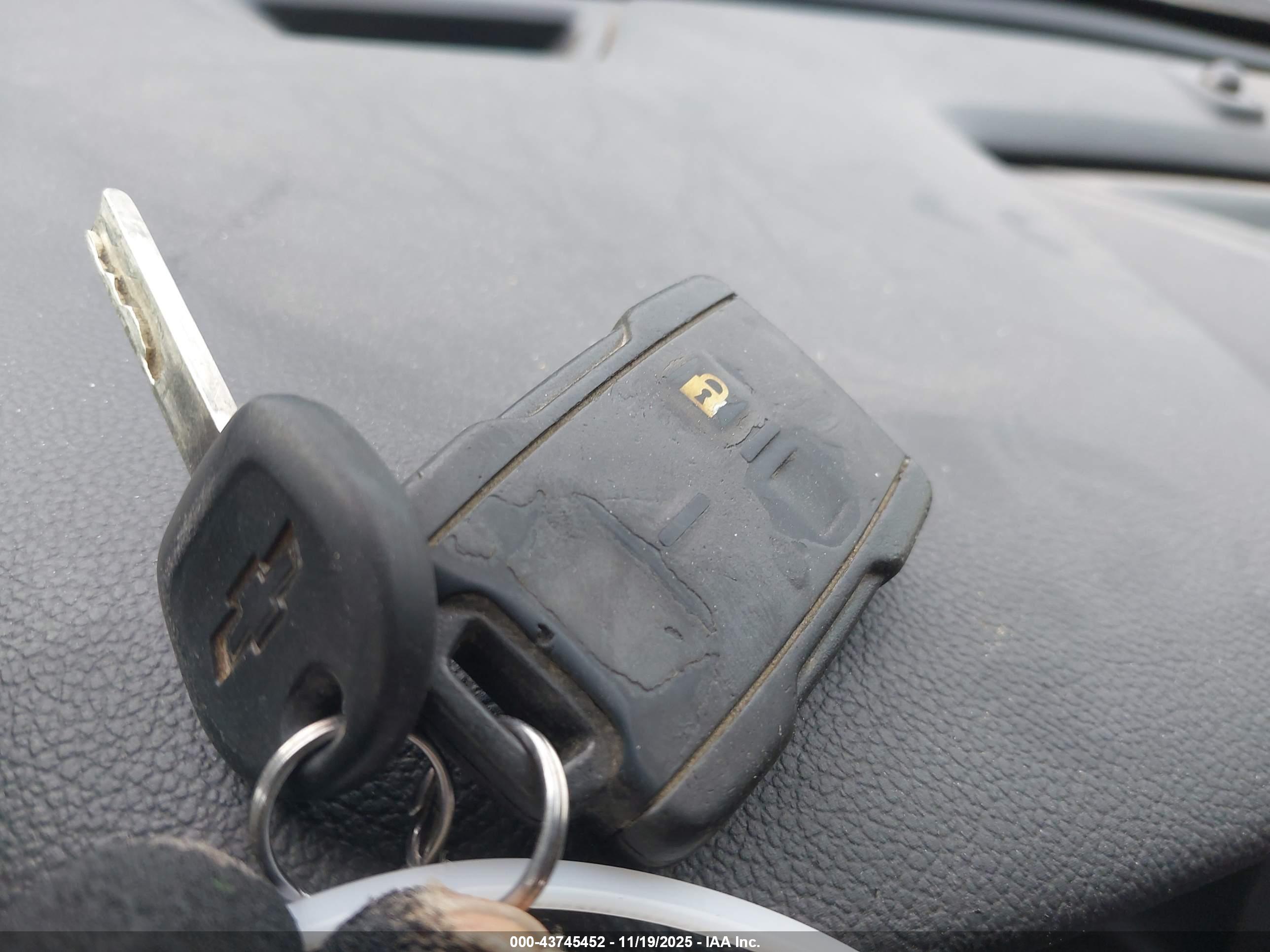 CHEVROLET COLORADO image 11