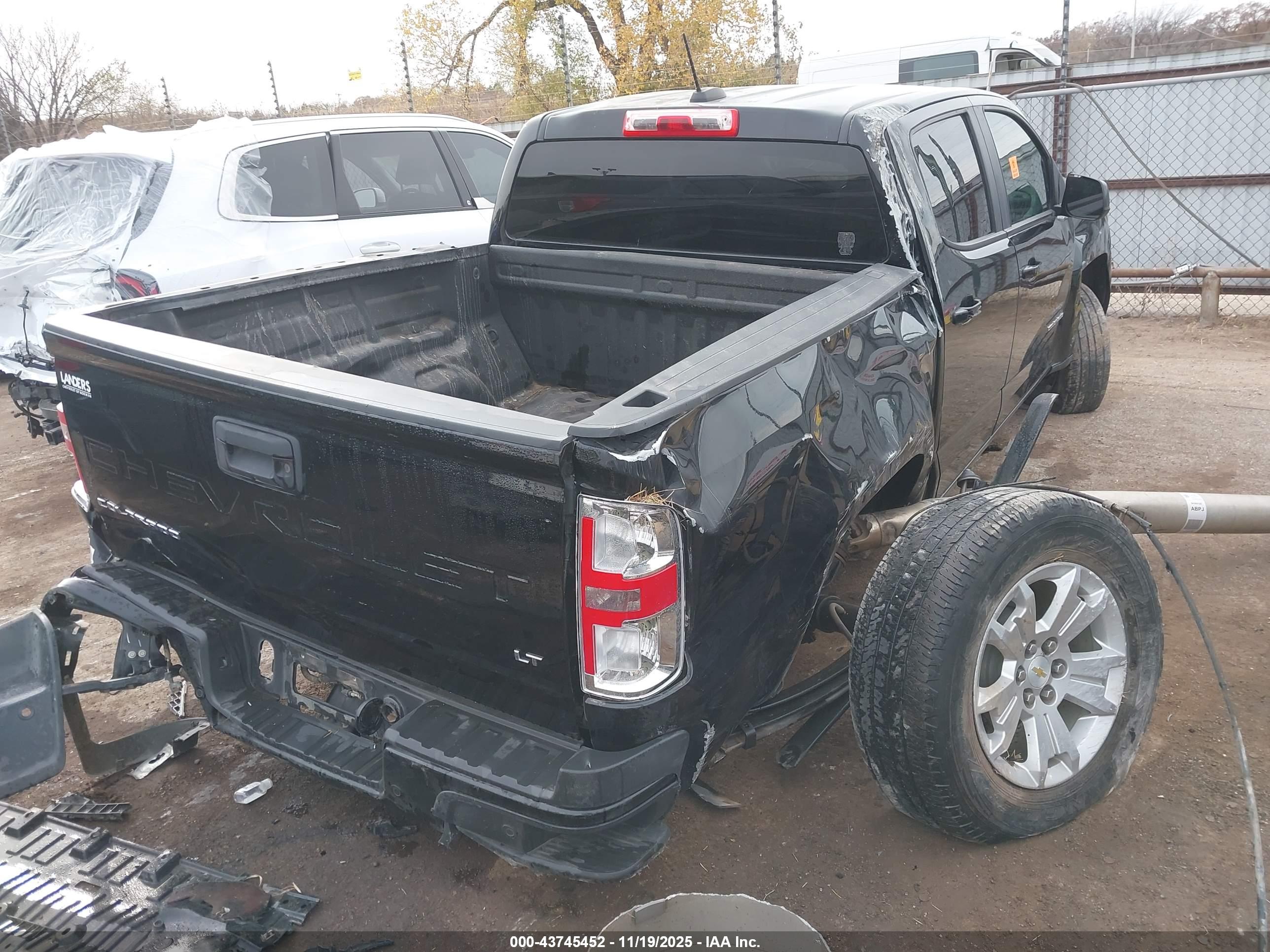 CHEVROLET COLORADO image 4