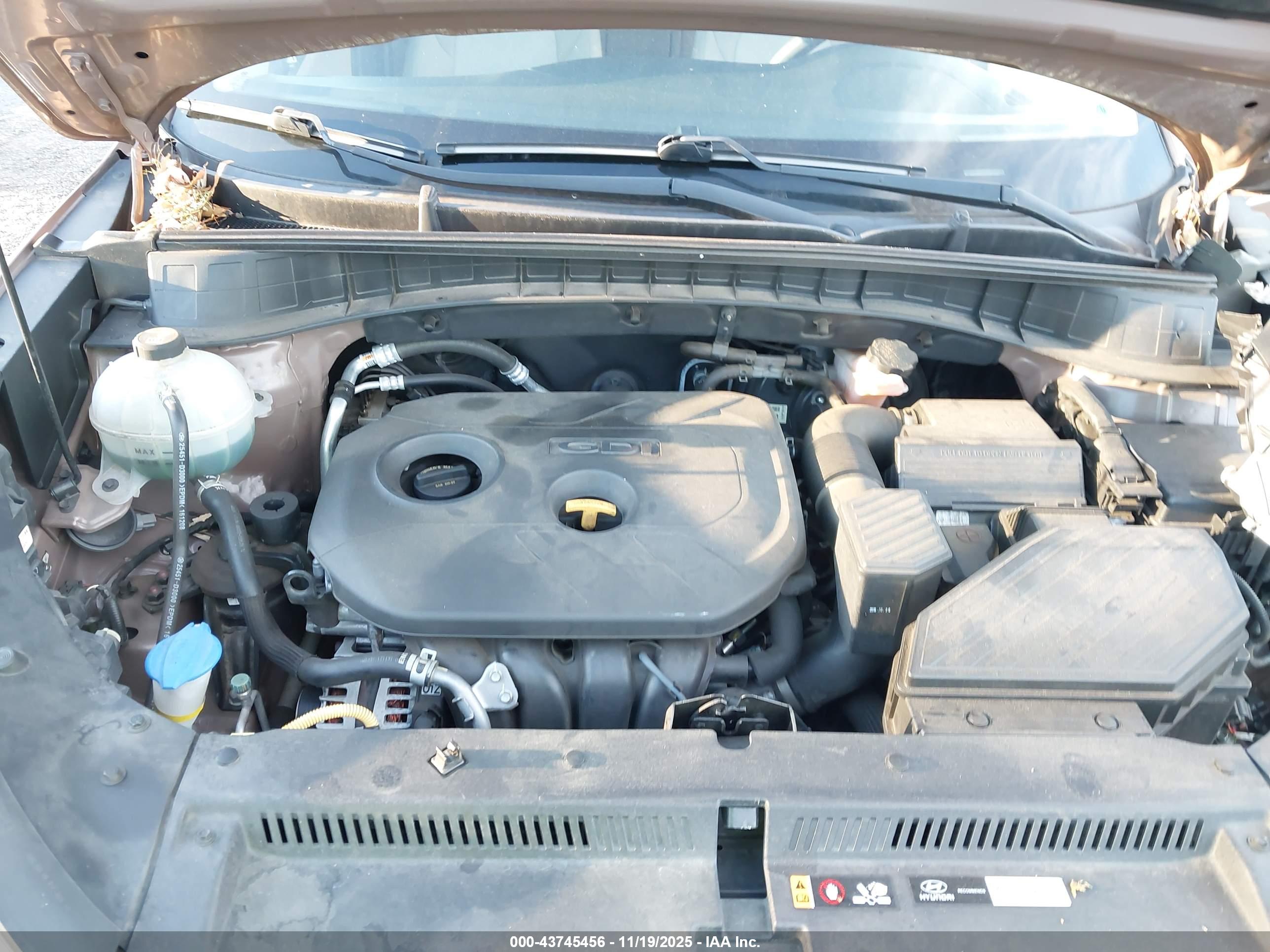 HYUNDAI TUCSON image 10